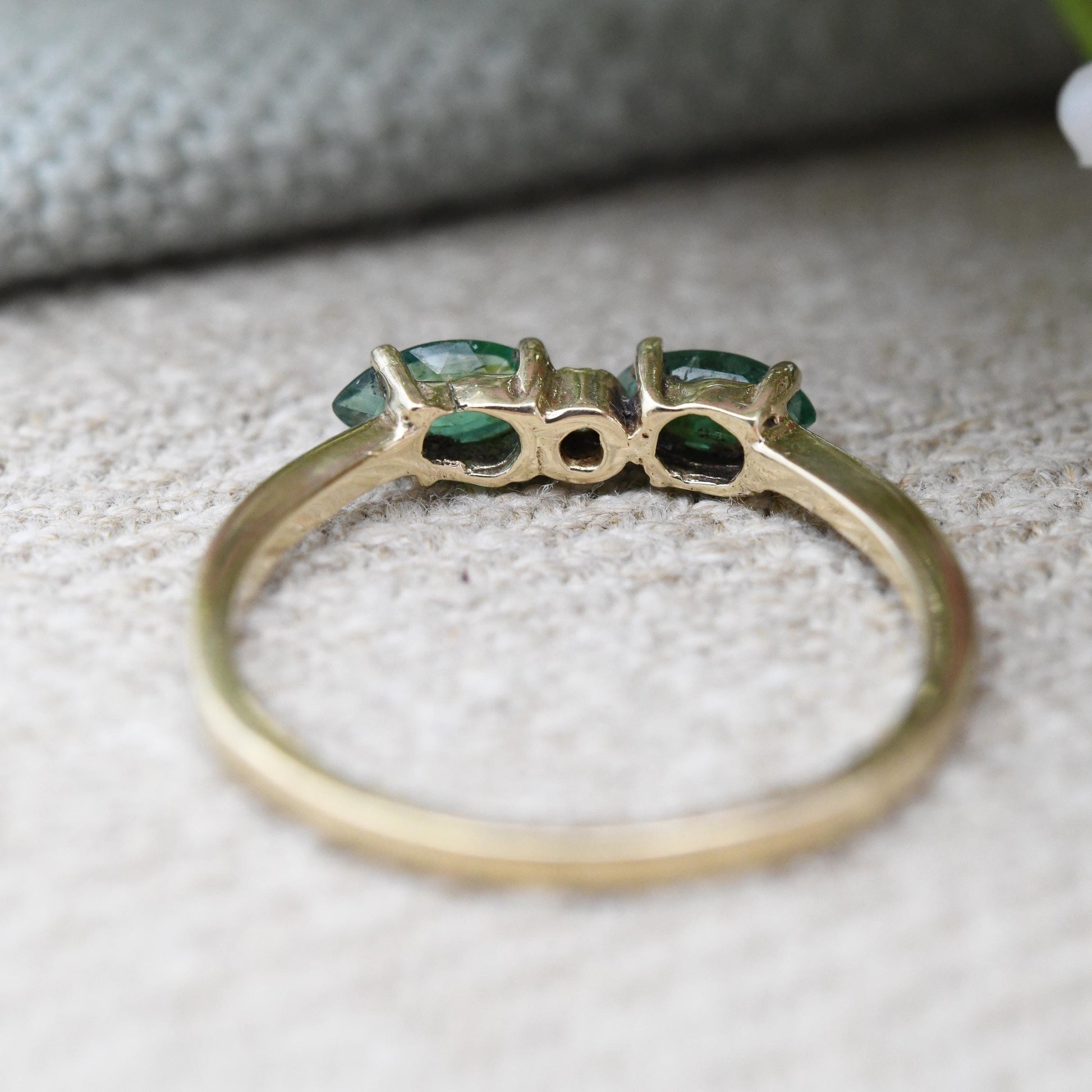Vintage 14ct Gold Emerald and Diamond Ring - Green Gemstone Stacking Ring | Unusual Vintage Gold Jewellery Gift | UK Size - M | US Size - 6