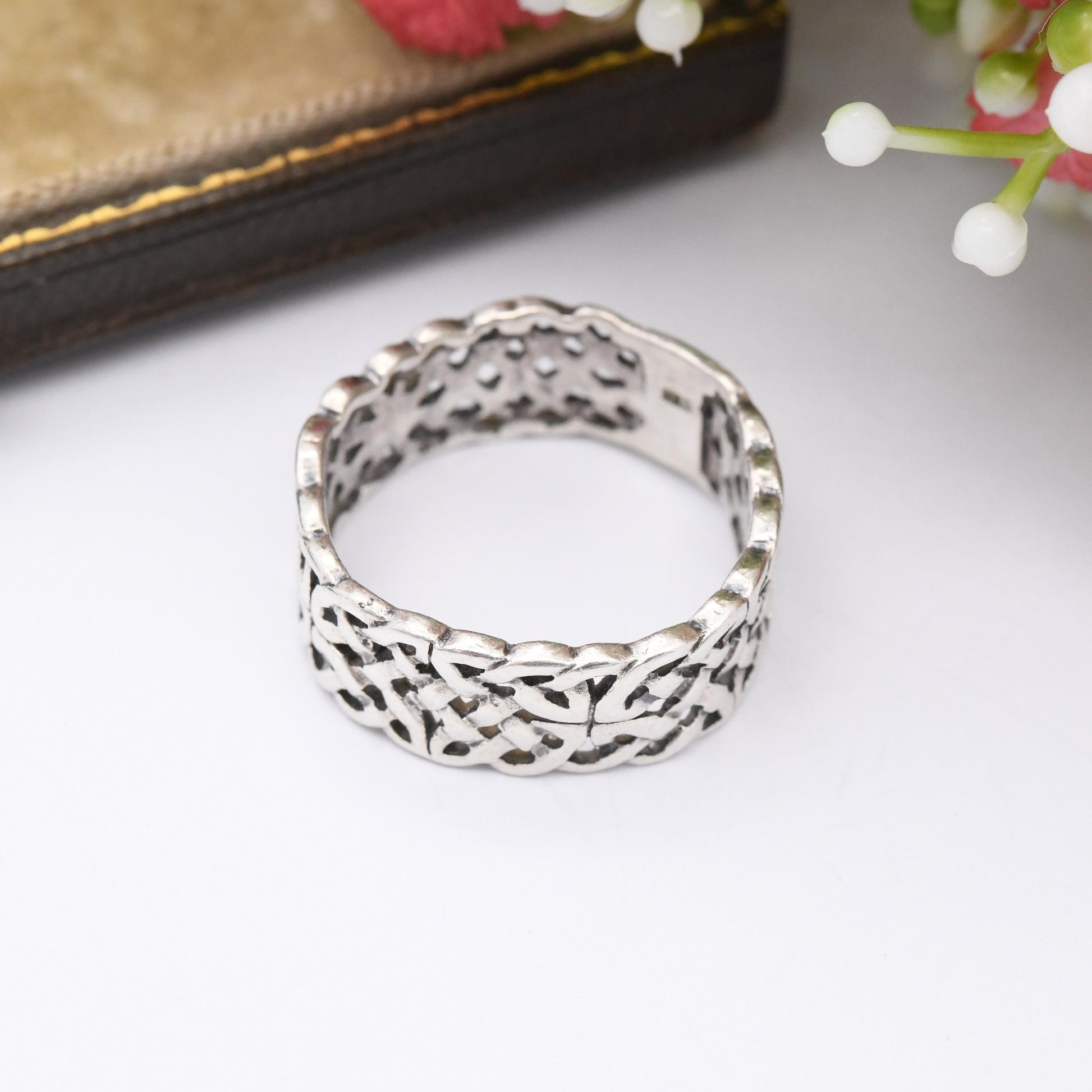 Vintage Sterling Silver Celtic Knot Band Ring - Openwork Wide Band Unisex Twisted Design | UK Size - P 1/2 | US Size - 8