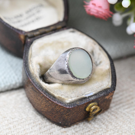 Vintage Sterling Silver Green Gemstone Signet Ring - Unisex Oval Pale Stone Ring | Minimal Unisex Ring | UK Size - M 1/2 | US Size - 6 1/4