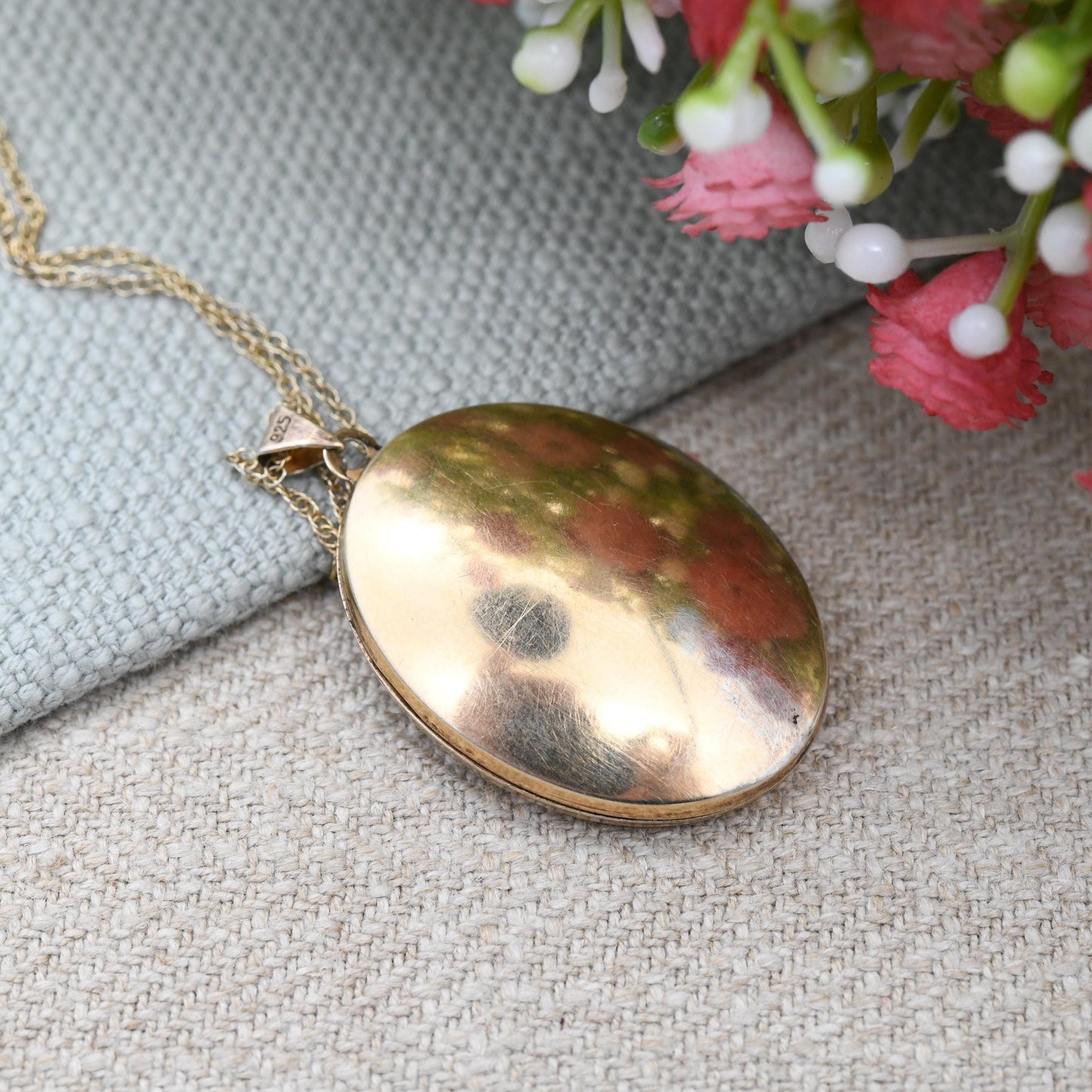 Vintage Gold Plated Sterling Silver Locket Pendant Necklace with Flower Design - Oval Shape Victorian Style Floral Pretty Gift for Her 45cm