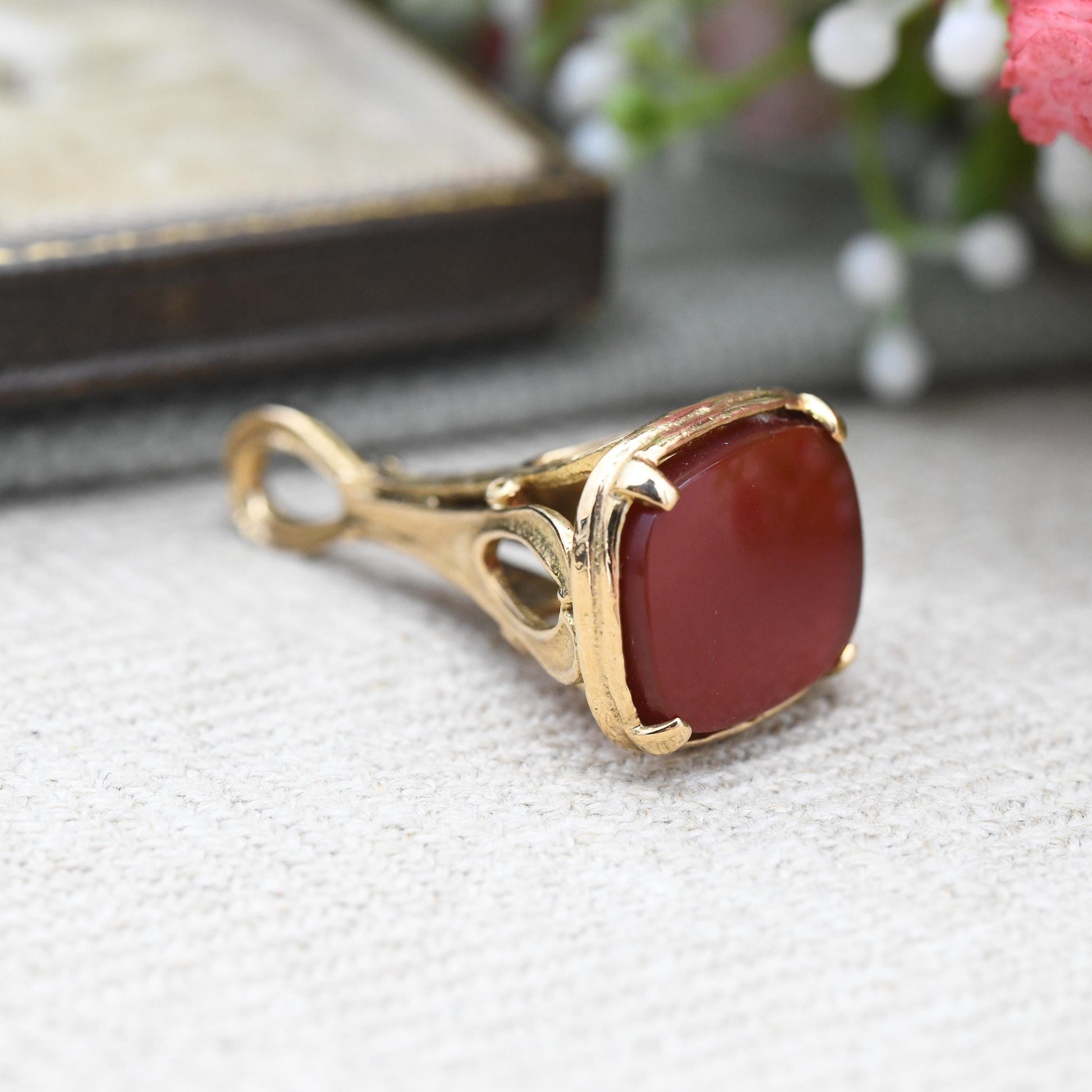 Vintage 9ct Gold Carnelian Fob Pendant 1967 - Antique Style Small Watch Fob Seal Ornate Scrolling Pretty Necklace Charm Gift Blank Gemstone