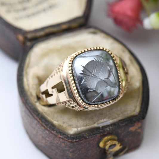 Vintage 9ct Gold Hematite Intaglio Signet Ring 1989 Curb Chain Shank - Gladiator Soldier Carved Textured | UK Size - T 1/2 | US Size - 9 3/4