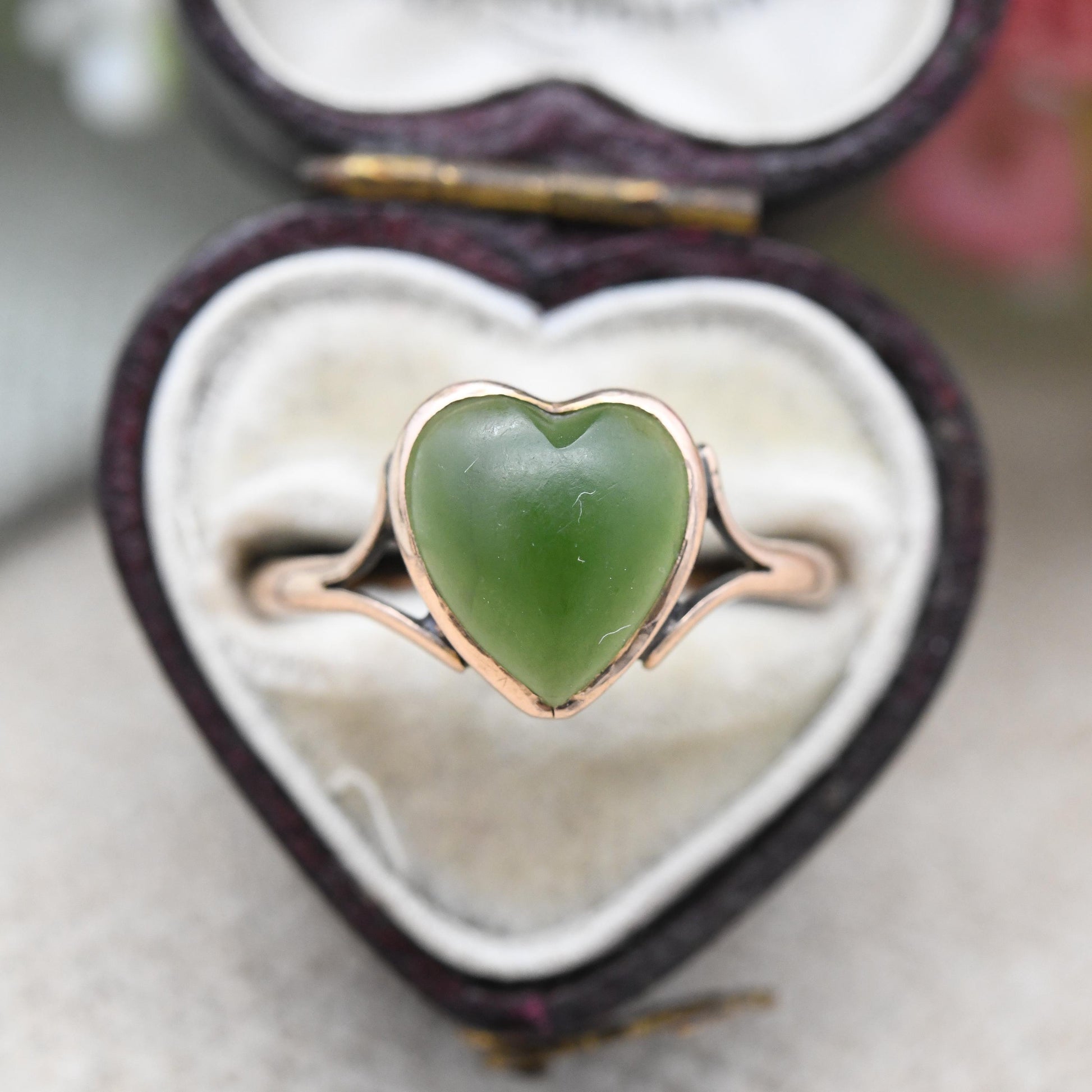 Antique 9ct Gold Heart Ring with Green Gemstone - Solid Rose Gold Band | Pretty Gift for Her | UK Size - P | US Size - 7