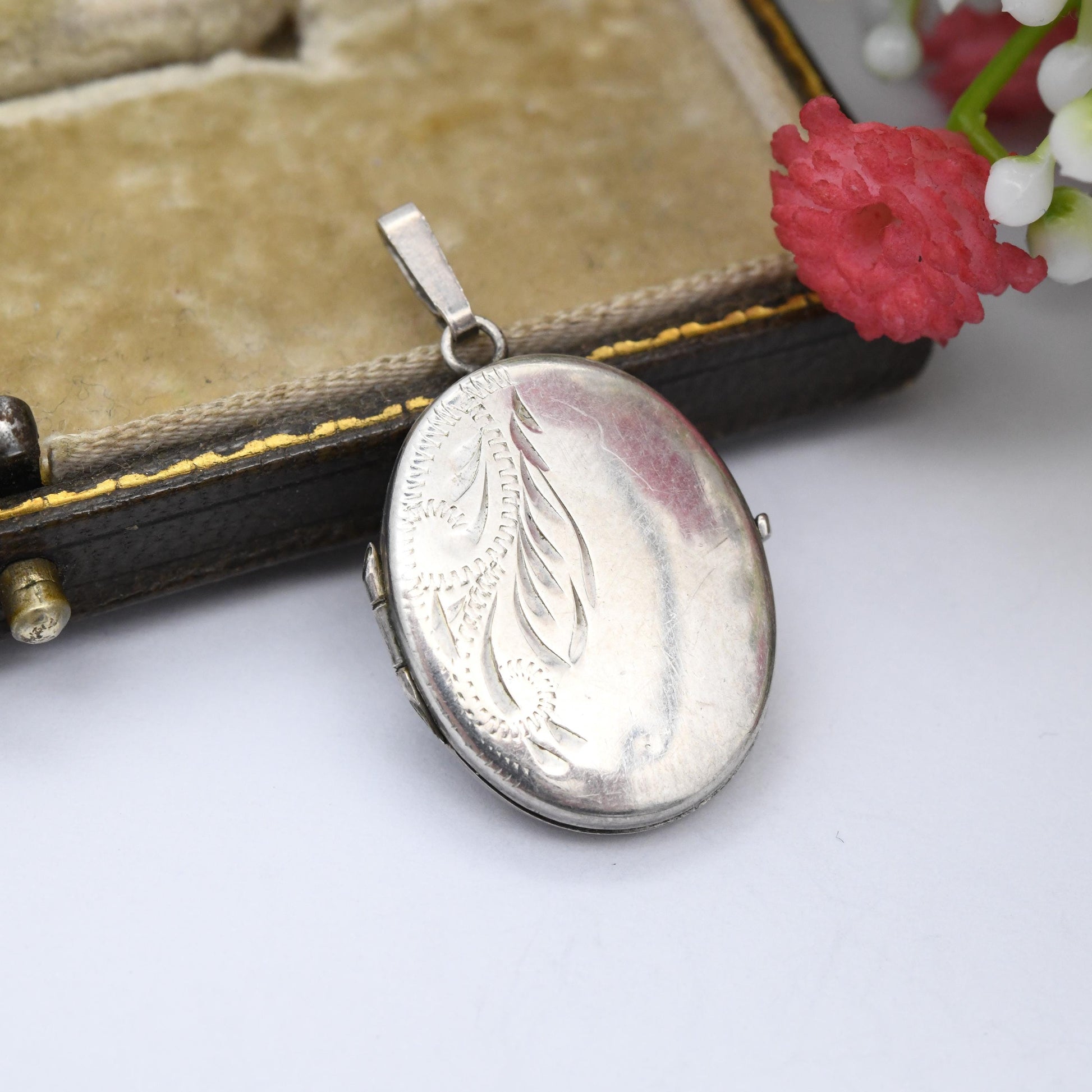 Vintage Sterling Silver Locket Pendant - Small Oval Shaped Locket with Engraved Leaf Scrolling Pretty Gift for Her