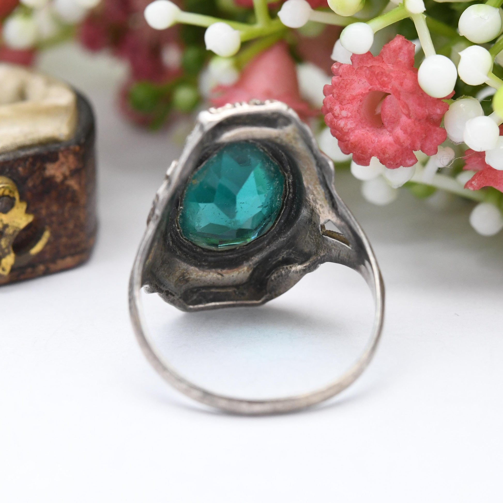 Vintage Art Deco Sterling Silver Plaque Ring Marcasite and Green Paste Stone Made in USA ->U<- - Cocktail Ring | UK Size - S | US Size - 9