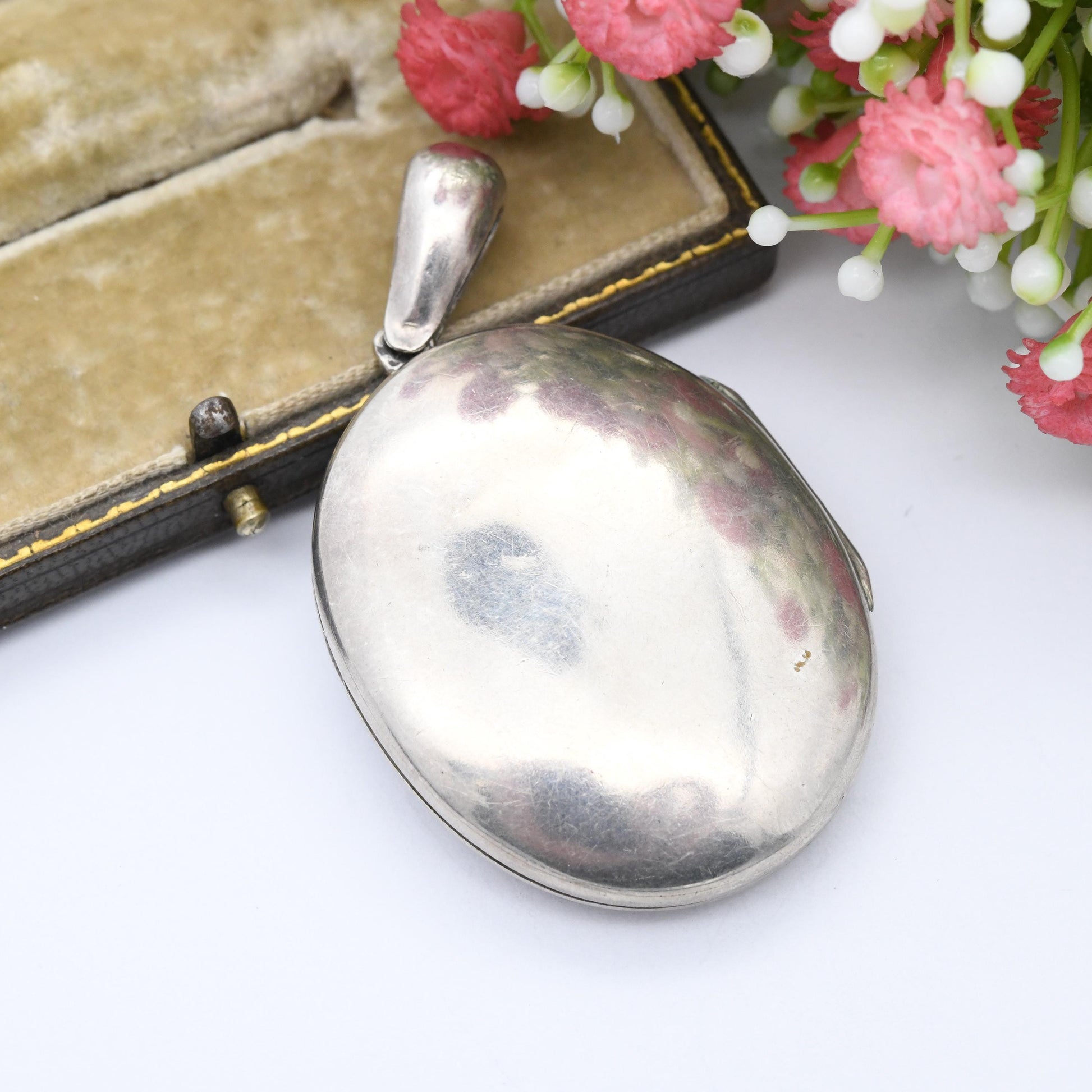Antique Victorian Sterling Silver Monogram Locket Interwoven Letters ATE - Oval Pendant Engraved Sentimental Initial Gift Aesthetic Movement