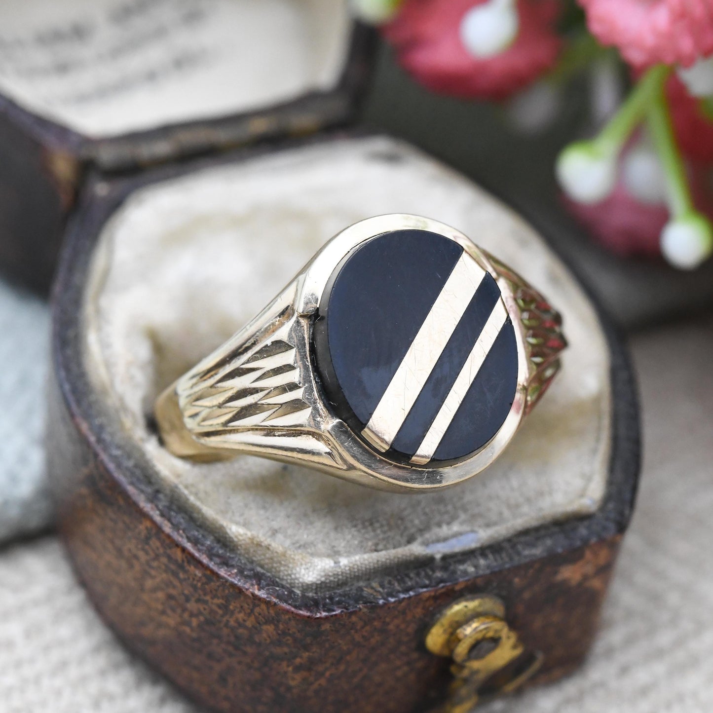 Vintage 9ct Gold Onyx Signet Ring 1989 with Gold Stripes - Unisex Gift for Him Mid-Century Textured | Large UK Size - T 1/2 US Size - 9 3/4