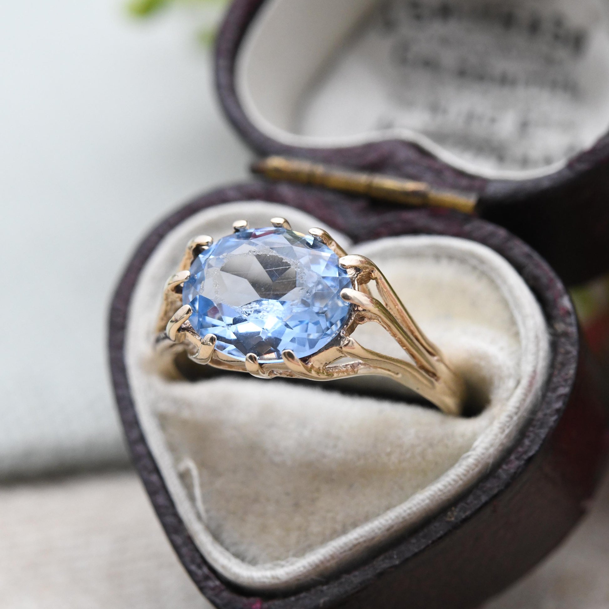 Vintage 9ct Gold Ring with Light Blue Stone 1970 - Pretty Pale Blue Gemstone Gift for Her Split Band Ring | UK Size - M | US Size - 6 1/4