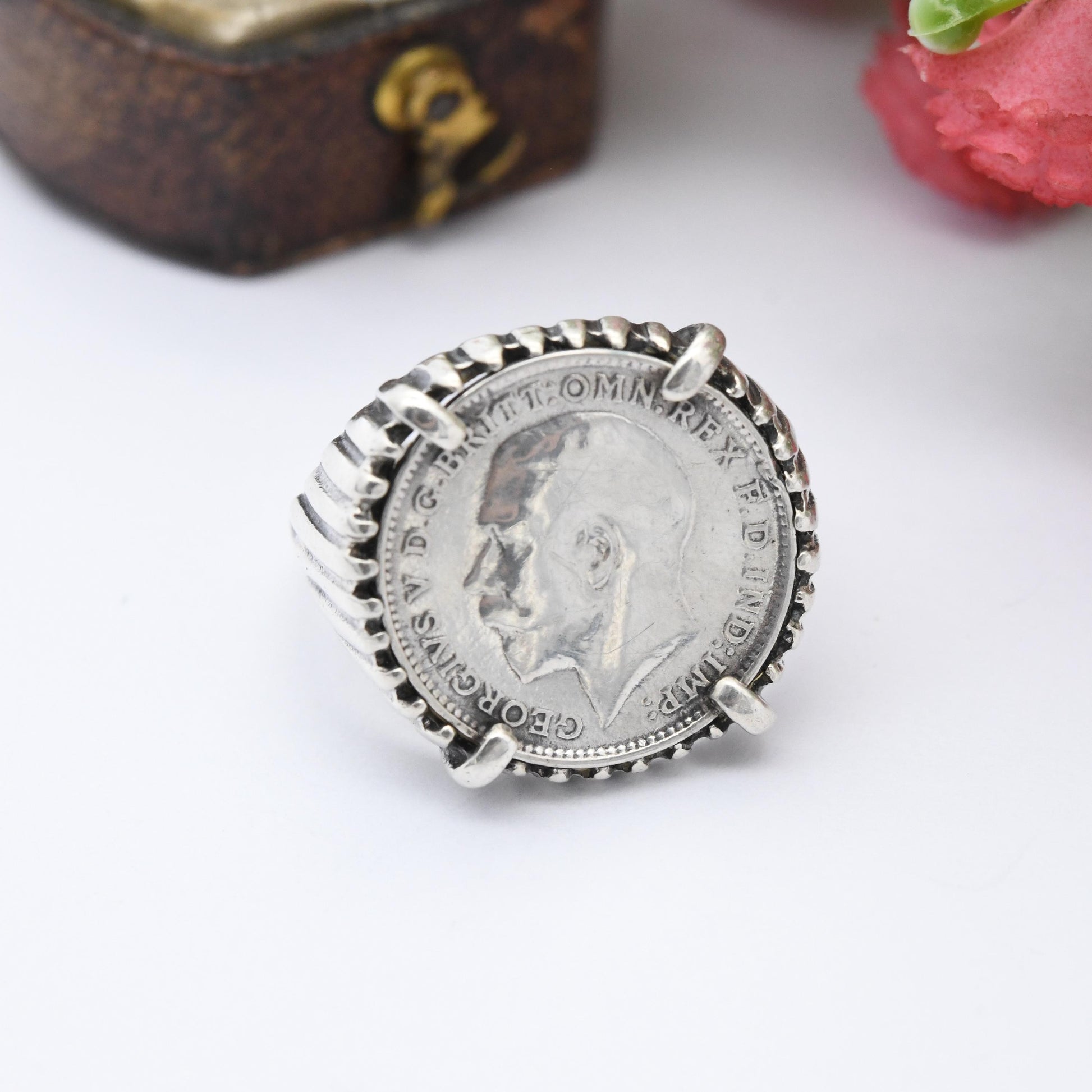 Vintage Sterling Silver George V Threepence Coin Signet Ring 1911 - Line Textured Setting Coin Jewellery | UK Size - N 1/2 | US Size - 7