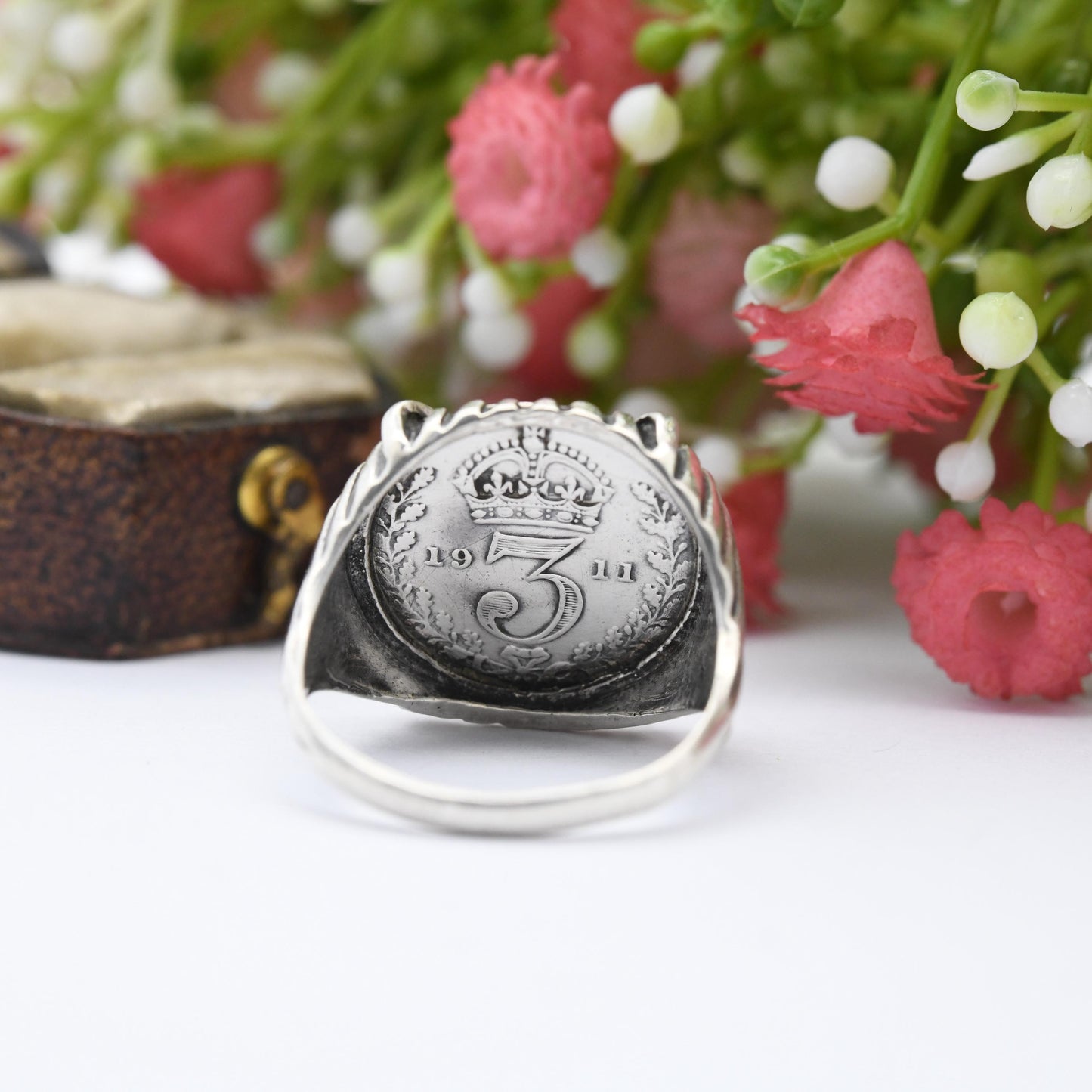 Vintage Sterling Silver George V Threepence Coin Signet Ring 1911 - Line Textured Setting Coin Jewellery | UK Size - N 1/2 | US Size - 7