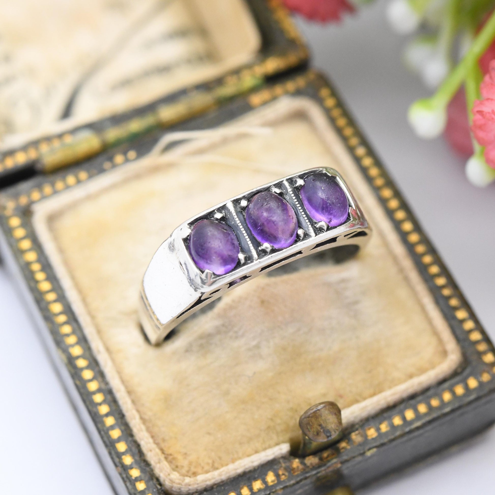 Vintage Silver Three Stone Amethyst Ring Gypsy Style Trilogy - Mid-Century Deep Purple Gemstone Ring Cabochon | UK Size - N 1/2 US Size - 7