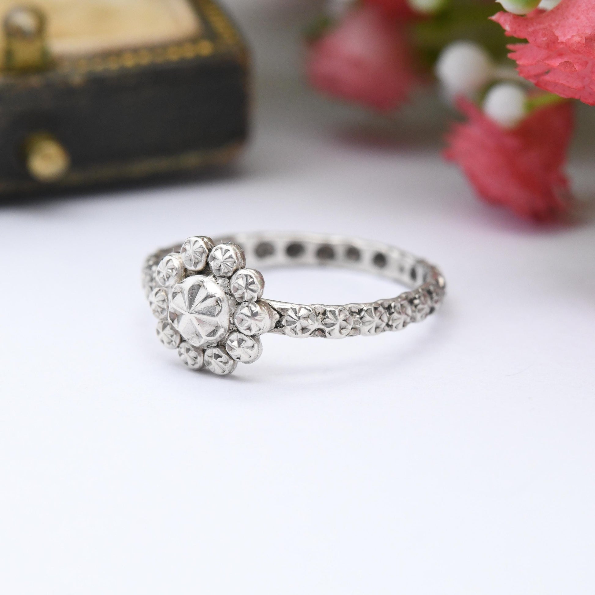 Vintage Sterling Silver Textured Flower Ring - Diamond Cut Design | Pretty Jewellery Gift for Her | UK Size - M 1/2 | US Size - 6 1/2