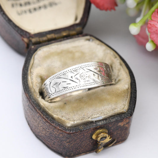 Vintage Siam Sterling Silver Adjustable Band Ring with Hand Engraved Pattern - Star and Scrolling Design | UK Size - Q | US Size - 8