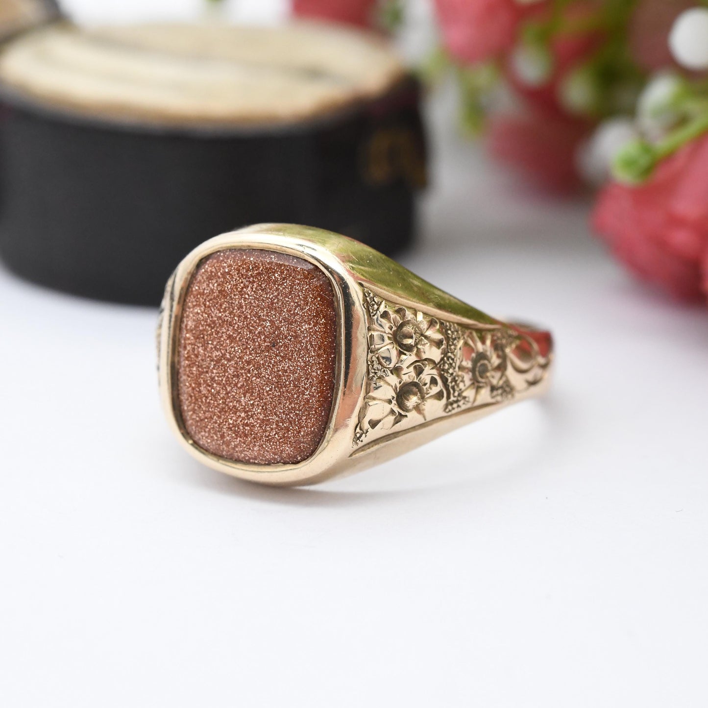 Vintage 9ct Gold Goldstone Signet Ring 1978 Floral Shoulders - Unisex Large Solid Gold Jewellery Gift | UK Size - V 1/2 | US Size - 10 3/4