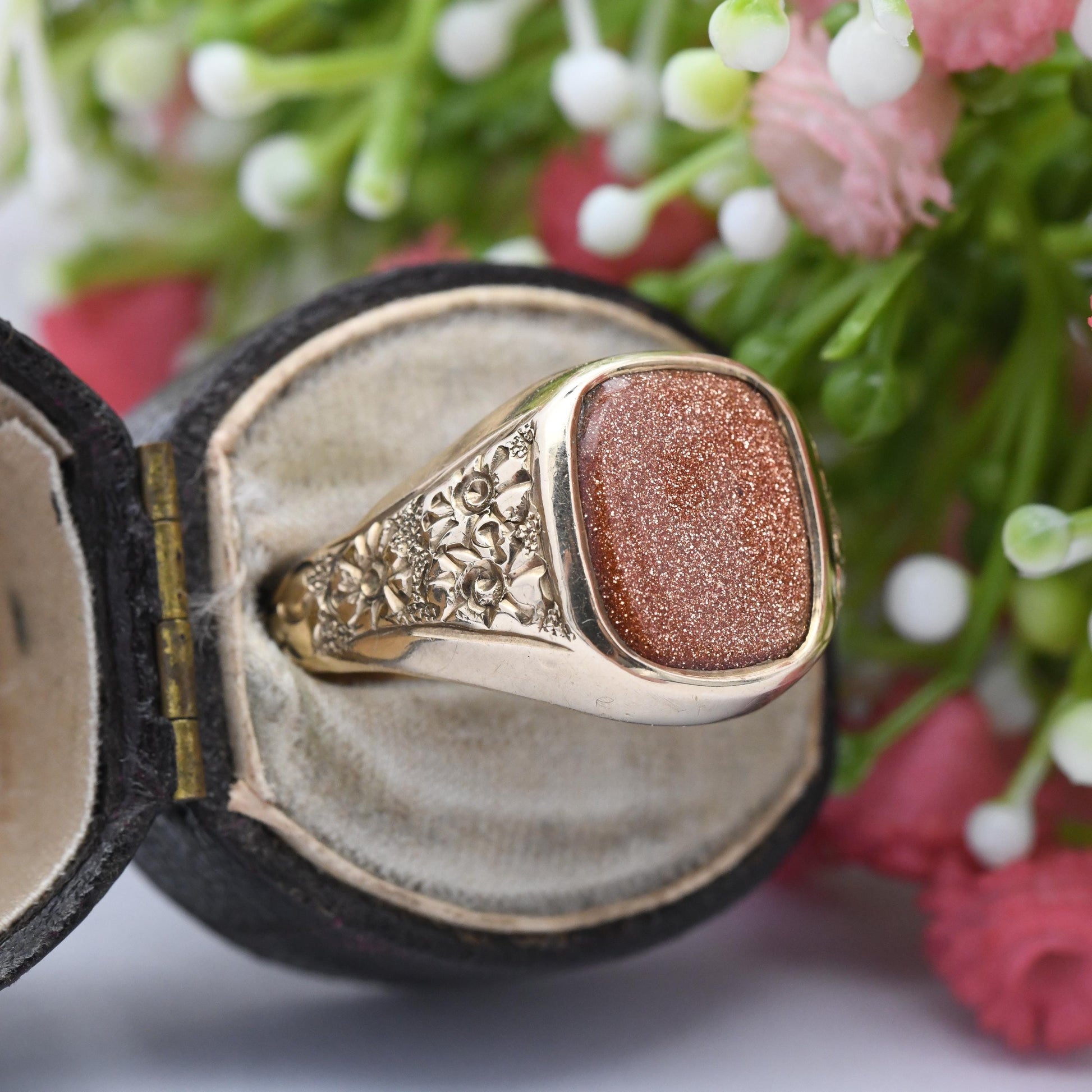 Vintage 9ct Gold Goldstone Signet Ring 1978 Floral Shoulders - Unisex Large Solid Gold Jewellery Gift | UK Size - V 1/2 | US Size - 10 3/4