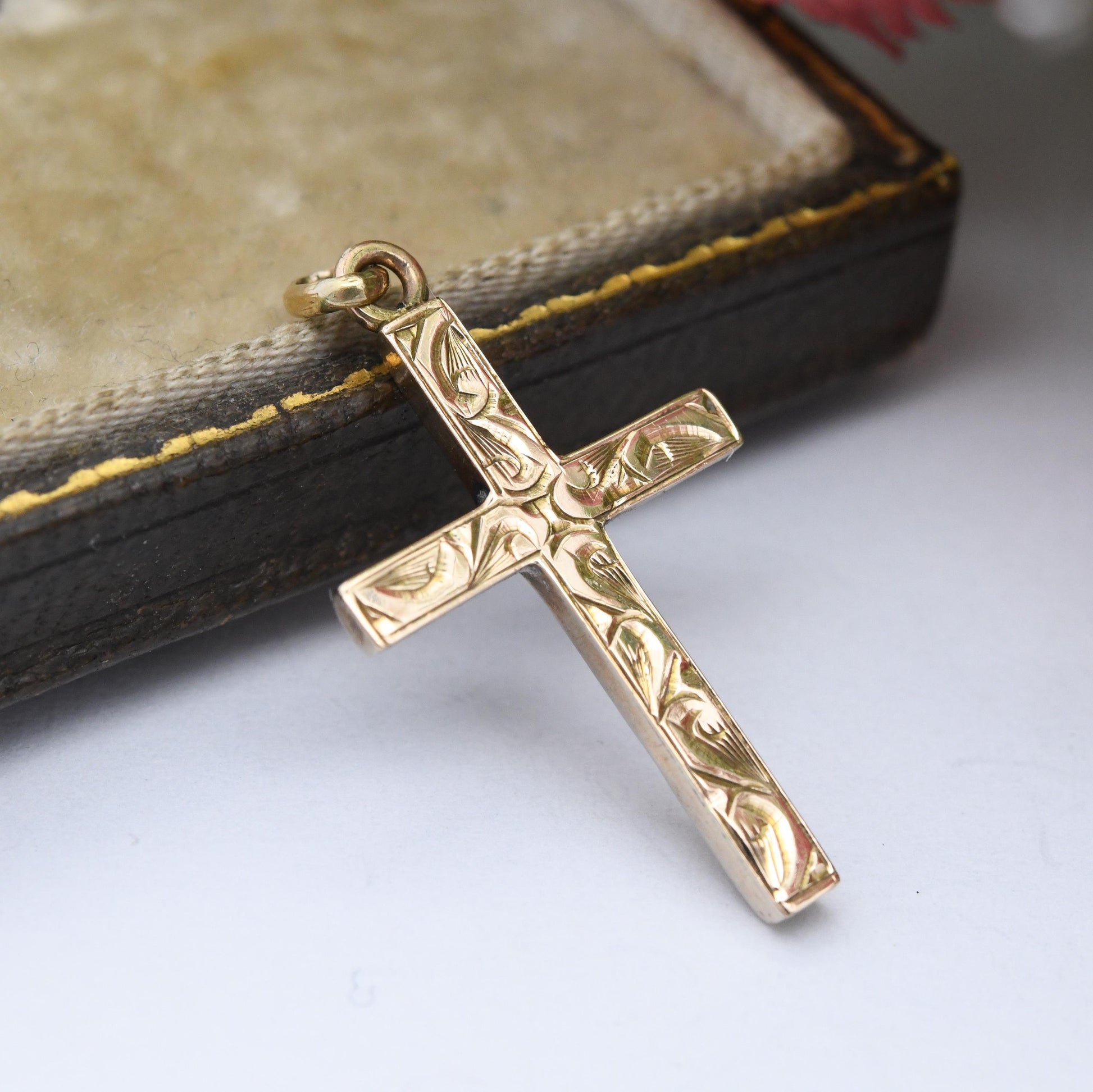 Vintage 9ct Gold Cross Pendant with Engraved Scrolling Pattern - Hollow Yellow Gold Christian Religious Necklace Gift Christening Baptism