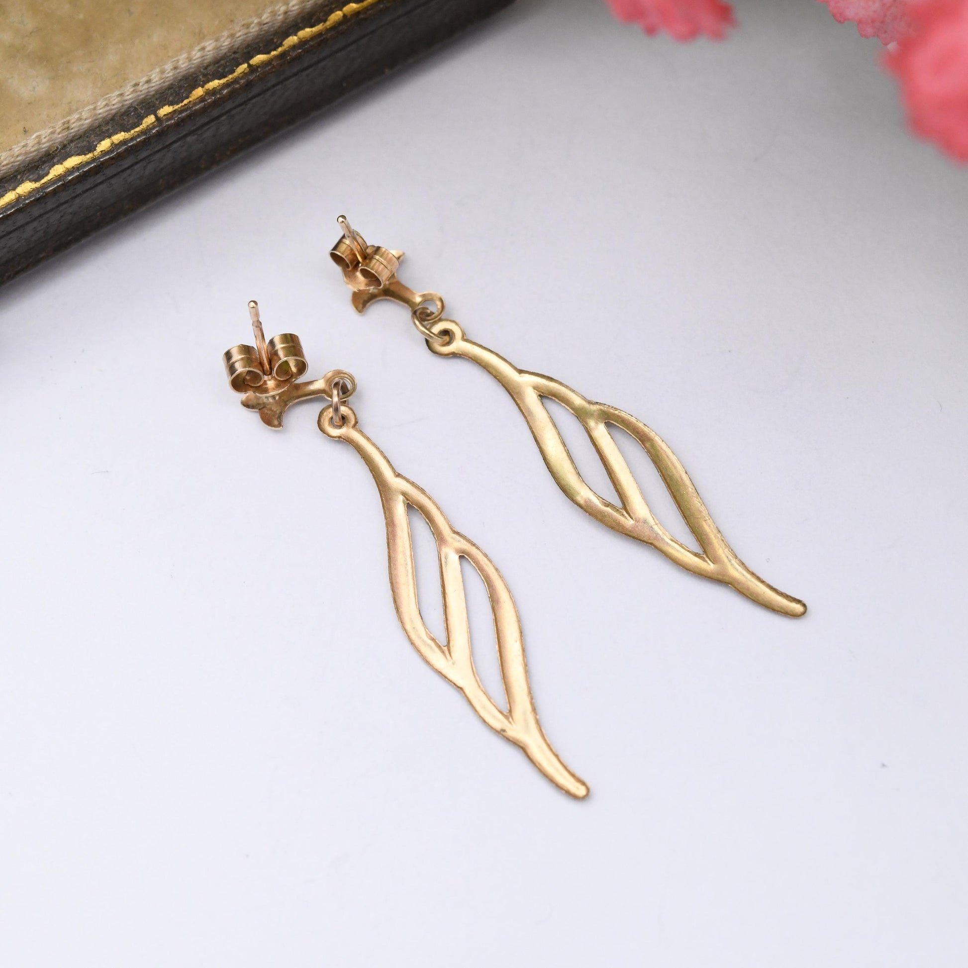 Vintage 9ct Gold Twisted Drop Earrings with Diamond Cut Engraved Pattern - with Butterfly Backs