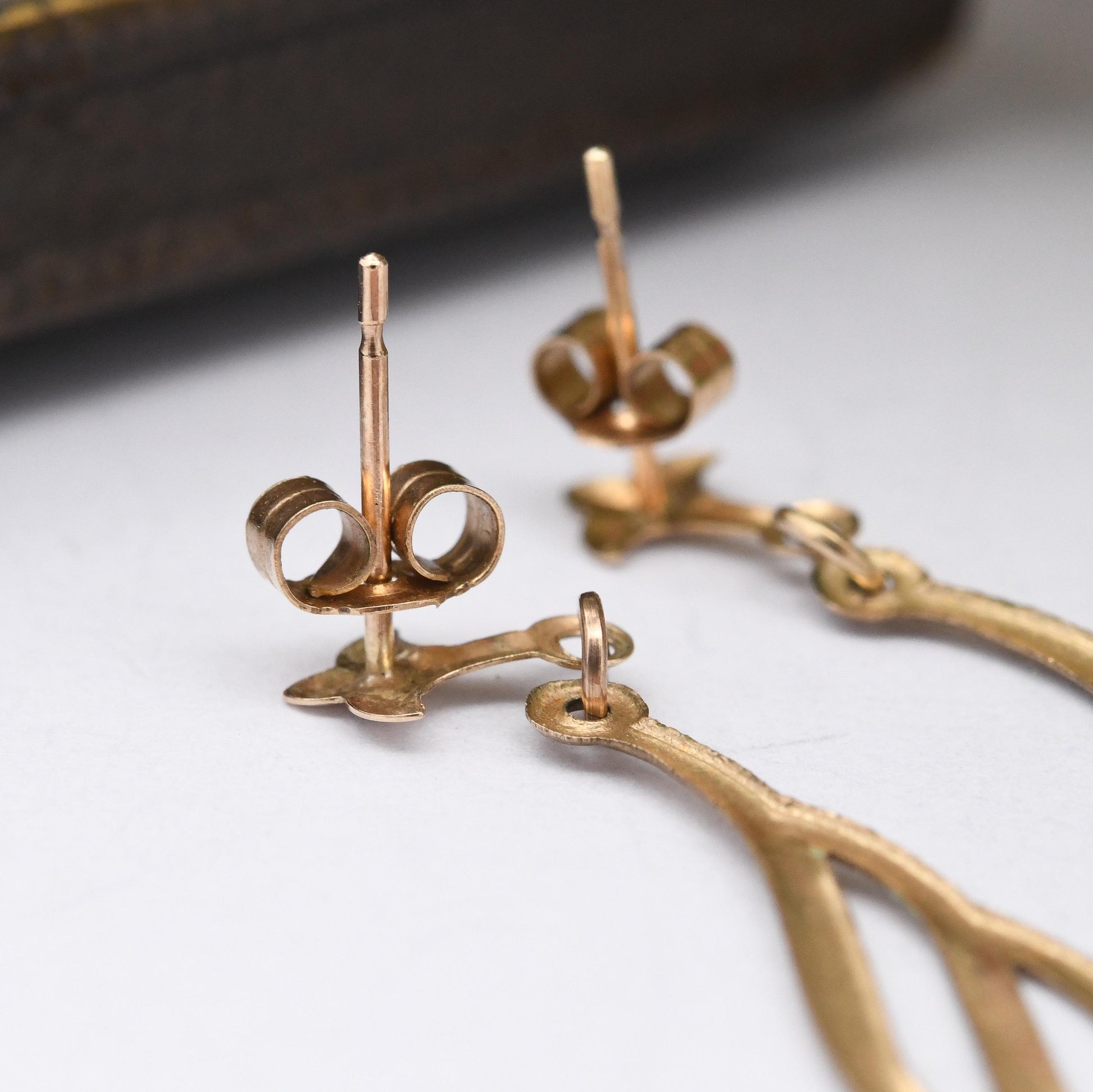 Vintage 9ct Gold Twisted Drop Earrings with Diamond Cut Engraved Pattern - with Butterfly Backs