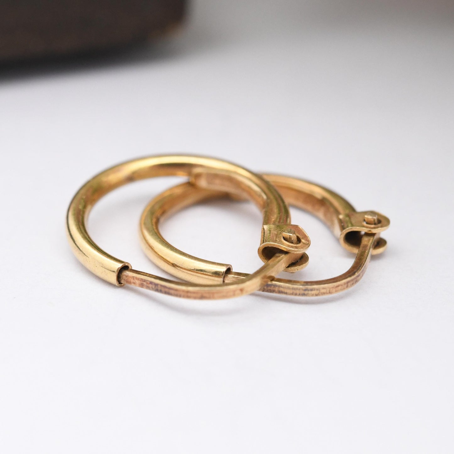 Vintage 9ct Gold Hoop Earrings by Unoaerre - Italian Designer Circle Hoops | Minimal Everyday Plain Round Sleeper Hoops