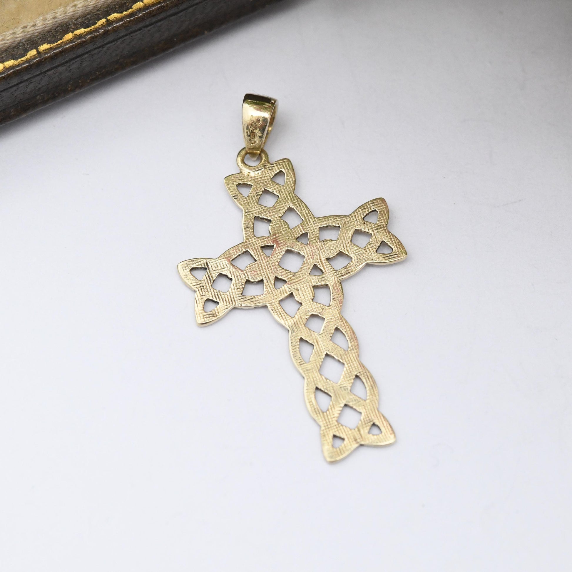 Vintage 9ct Gold Celtic Cross Pendant with Openwork Pattern - Yellow Gold Christian Religious Necklace Gift for Christening Baptism