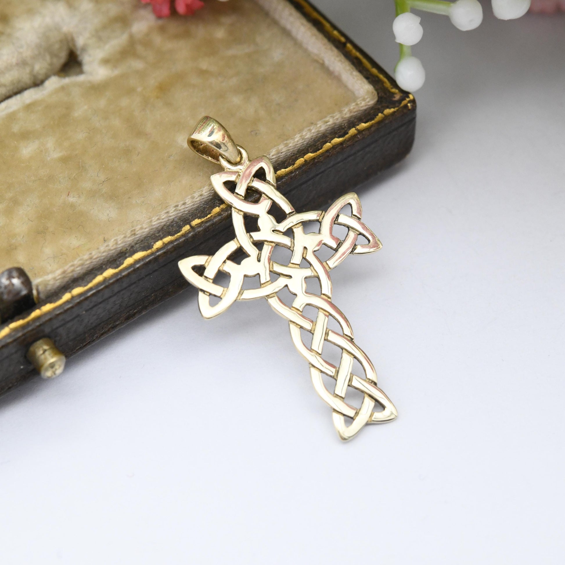 Vintage 9ct Gold Celtic Cross Pendant with Openwork Pattern - Yellow Gold Christian Religious Necklace Gift for Christening Baptism