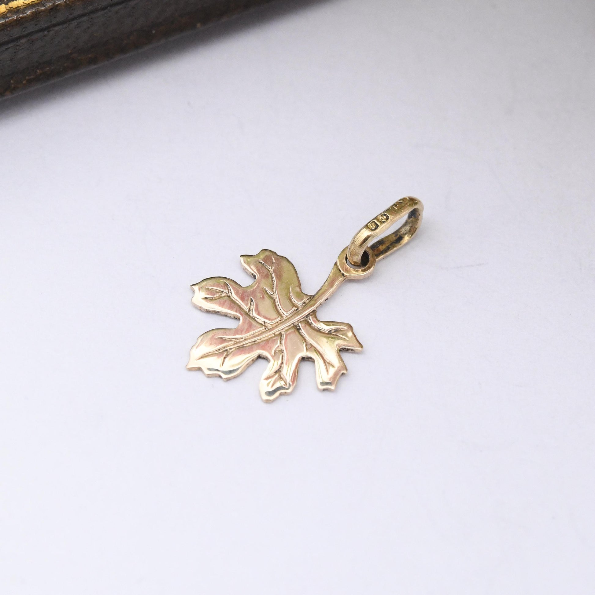 Vintage 9ct Gold Leaf Pendant Charm 1981 - Autumn Maple Leaf Mid-Century Solid Gold Gift | Pretty Charm for Necklace Stack