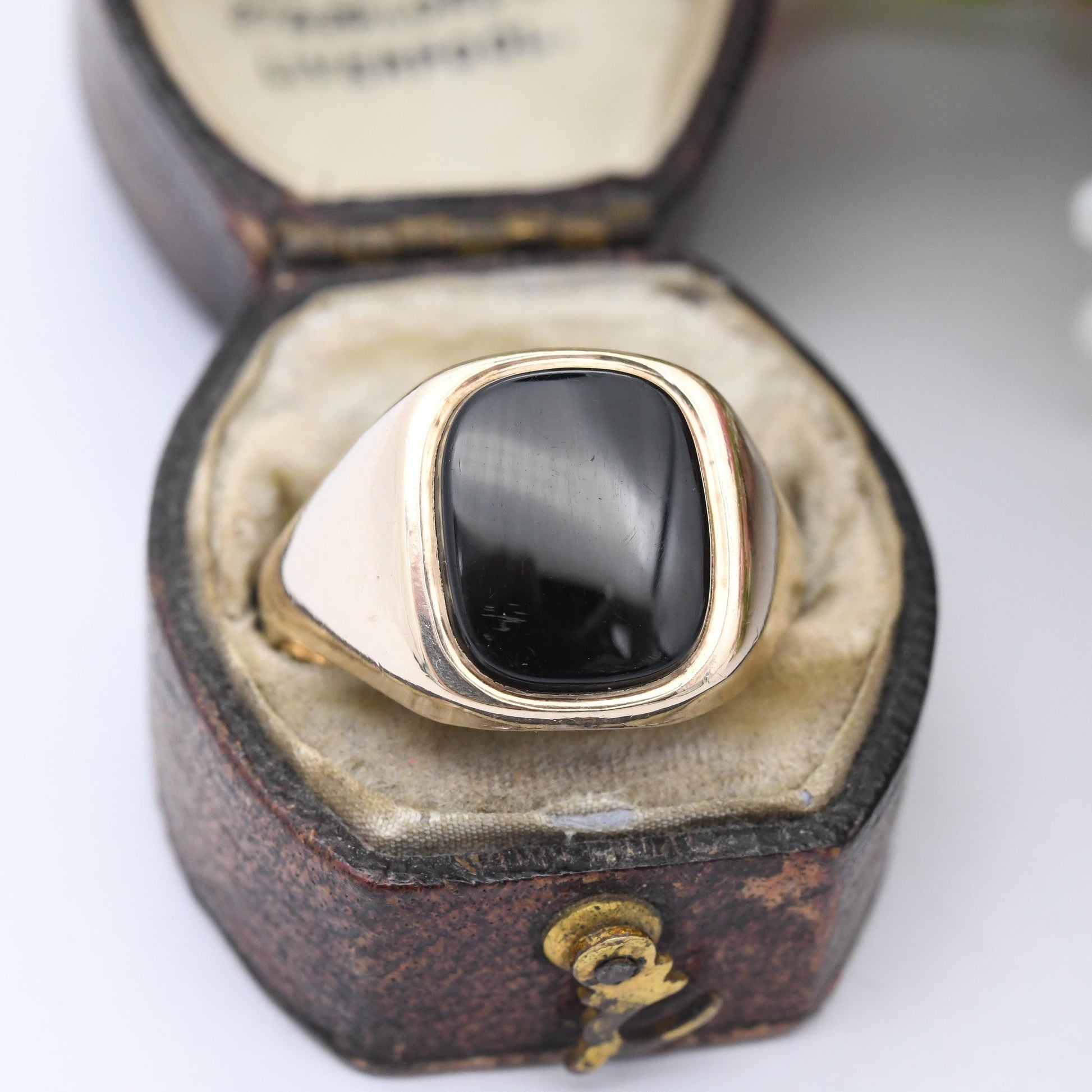 Vintage 9ct Gold Onyx Signet Ring 1985 JCMJ Midlands Jewellers - Large Solid Gold Jewellery Gift for Boyfriend | UK Size - R 1/2 US Size - 9