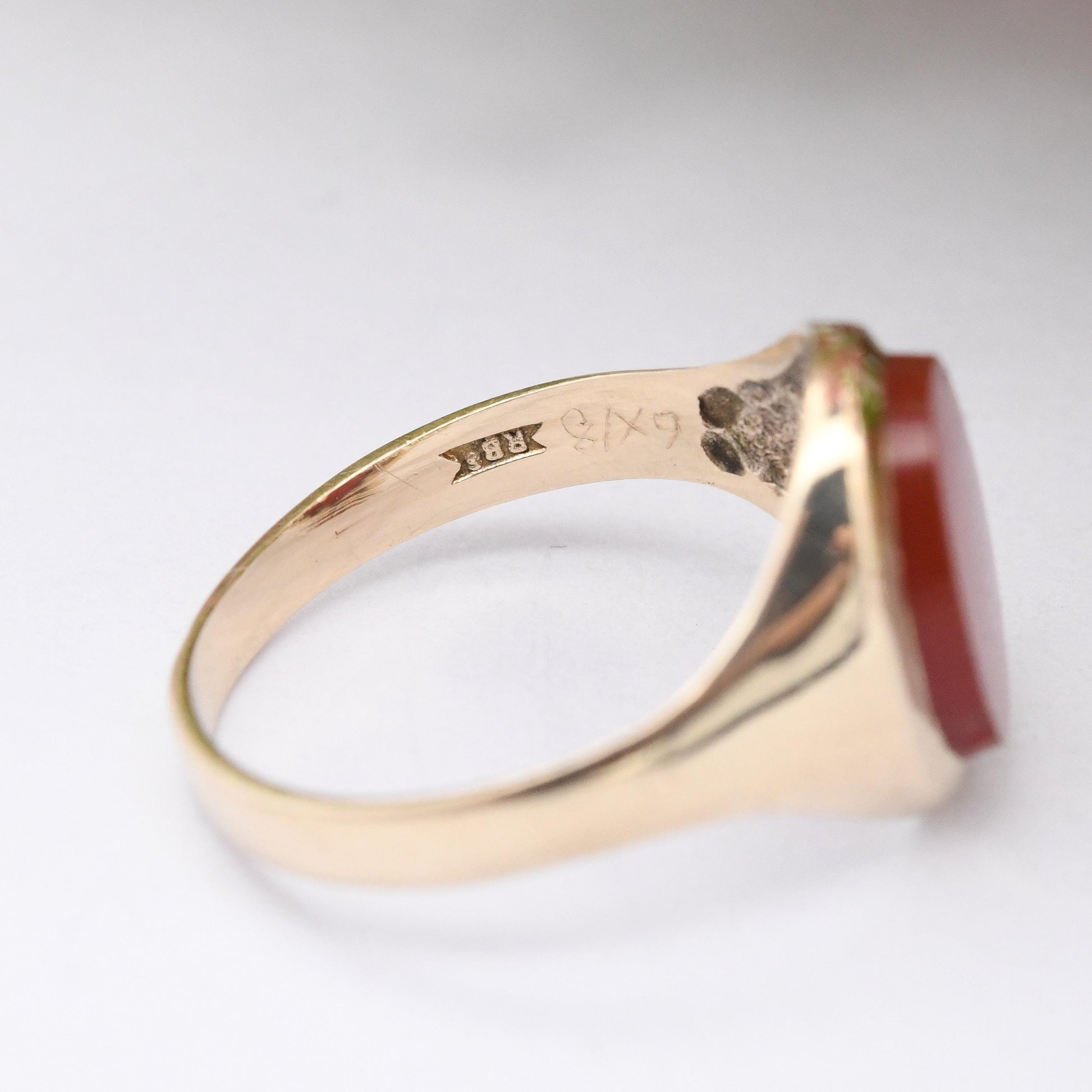 Vintage 9ct Gold Carnelian Signet Ring 1980s - Small Unisex Solid Gold Pinkie Ring | Gift for Boyfriend | UK Size - J | US Size - 4 3/4