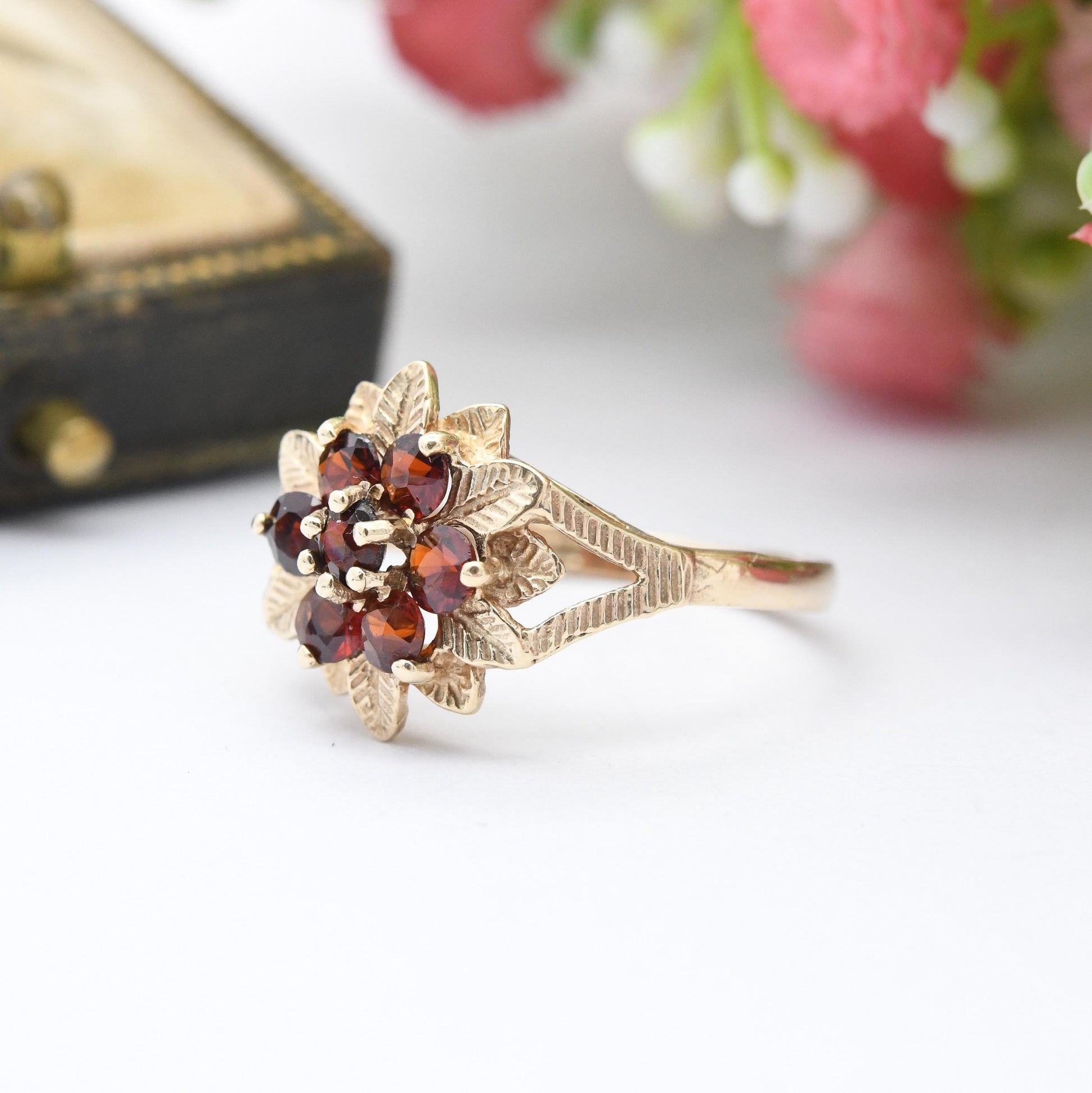 Vintage 9ct Gold Garnet Flower Ring 1979 - Mid-Century Floral Cluster Cocktail Red Gemstones Textured Leaves | UK Size - N 1/2 | US Size - 7