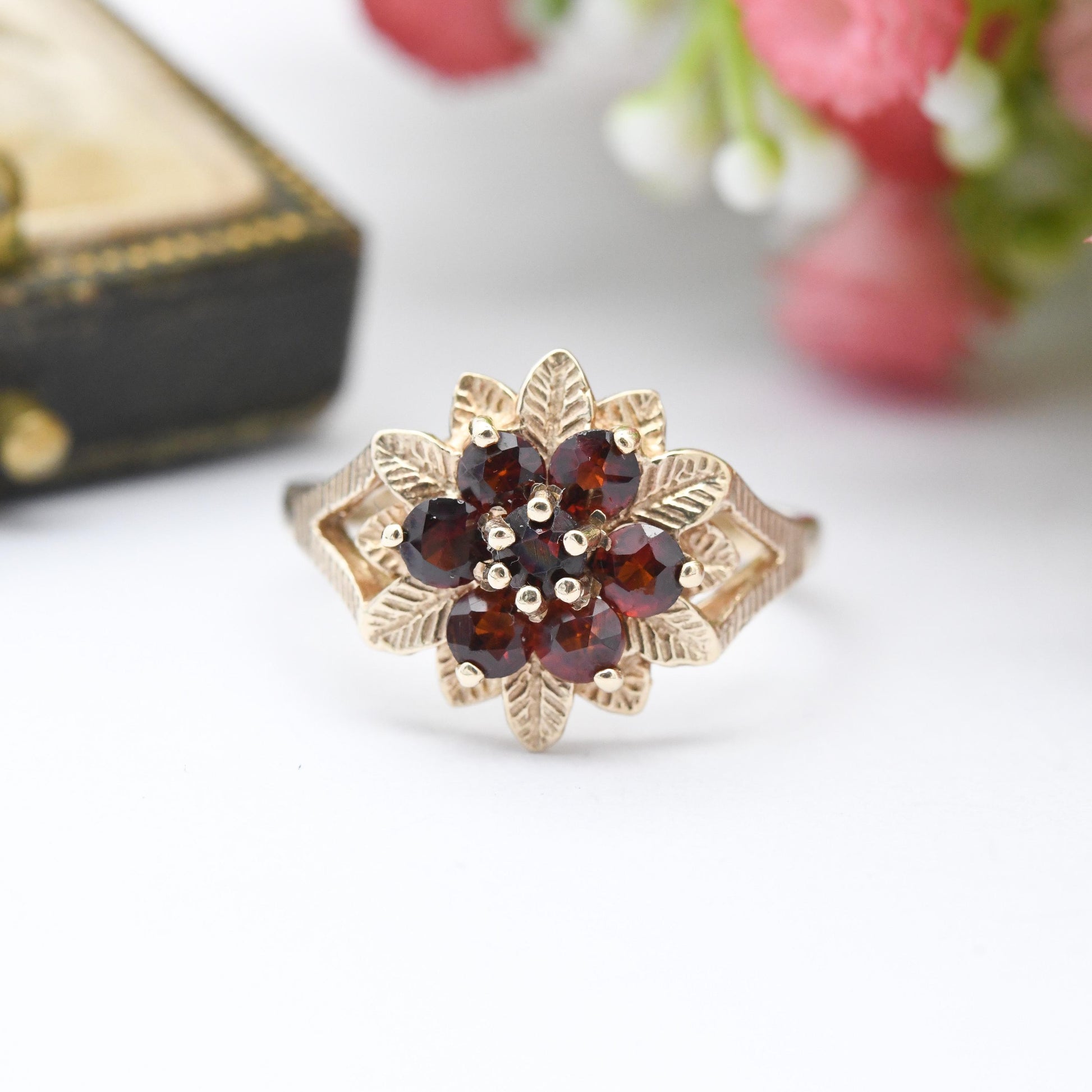 Vintage 9ct Gold Garnet Flower Ring 1979 - Mid-Century Floral Cluster Cocktail Red Gemstones Textured Leaves | UK Size - N 1/2 | US Size - 7
