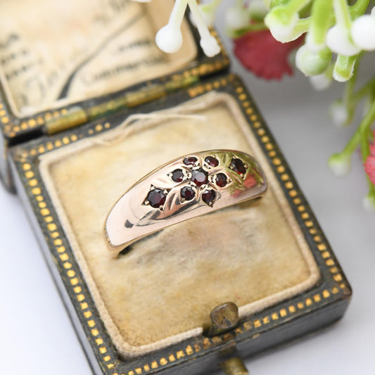 Antique 9ct Gold Garnet Gypsy Ring - Flush Set Red Gemstones Flower Shape Jewellery Gift Rounded Band Ring | UK Size - Q | US Size - 8 1/4