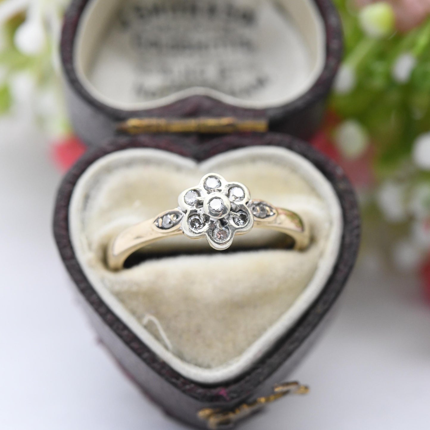 Vintage 9ct Gold Diamond Daisy Ring 0.1 Carats 10 Points - Floral Cluster Ring | Pretty Gold Gift for Her | UK Size - M | US Size - 6 1/4