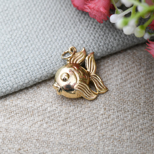 Vintage 9ct Gold Puffed Fish Charm Pendant by 1976 - Cartoon Style Fish | Quirky Charm Bracelet Charm Necklace | Cute Animal Jewellery Gift