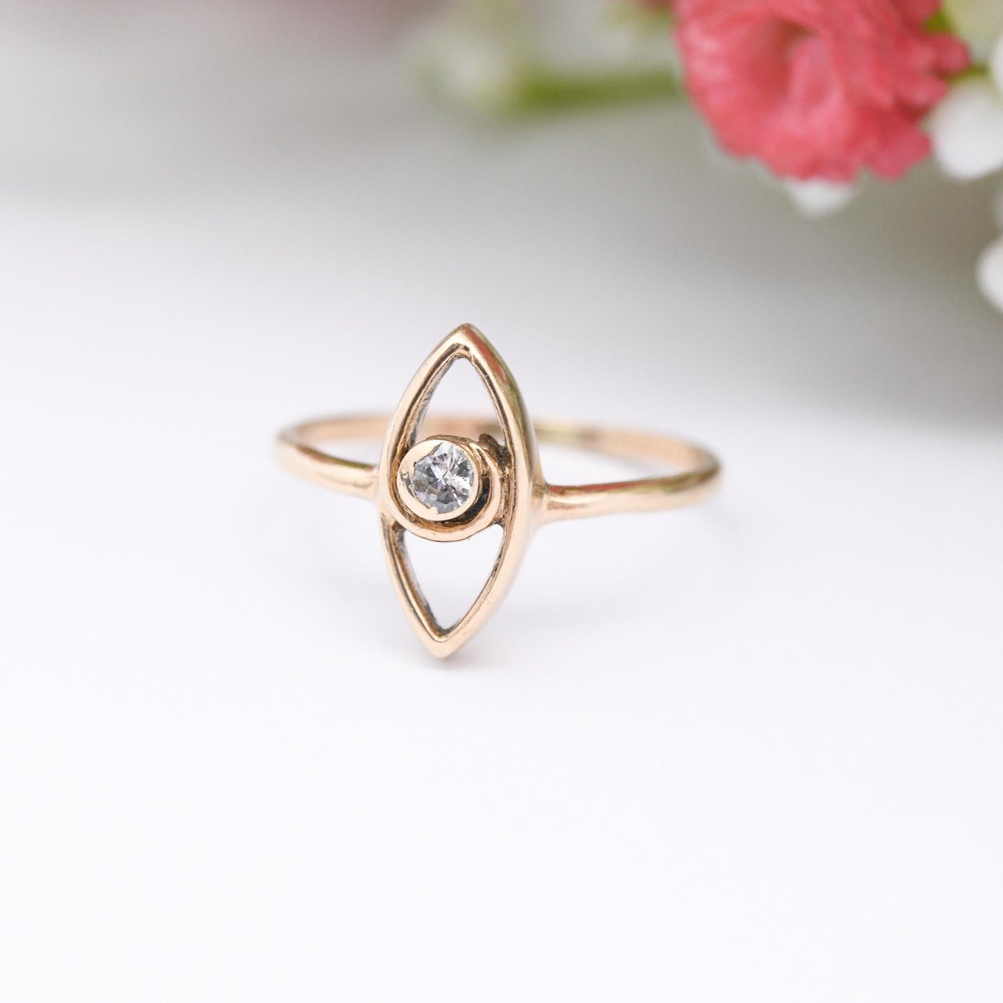 Vintage 9ct Gold Solitaire Ring Navette Shape Open Twist Setting - 1970s Yellow Gold Jewellery Gift for Her | UK Size - H 1/2 | US Size - 4