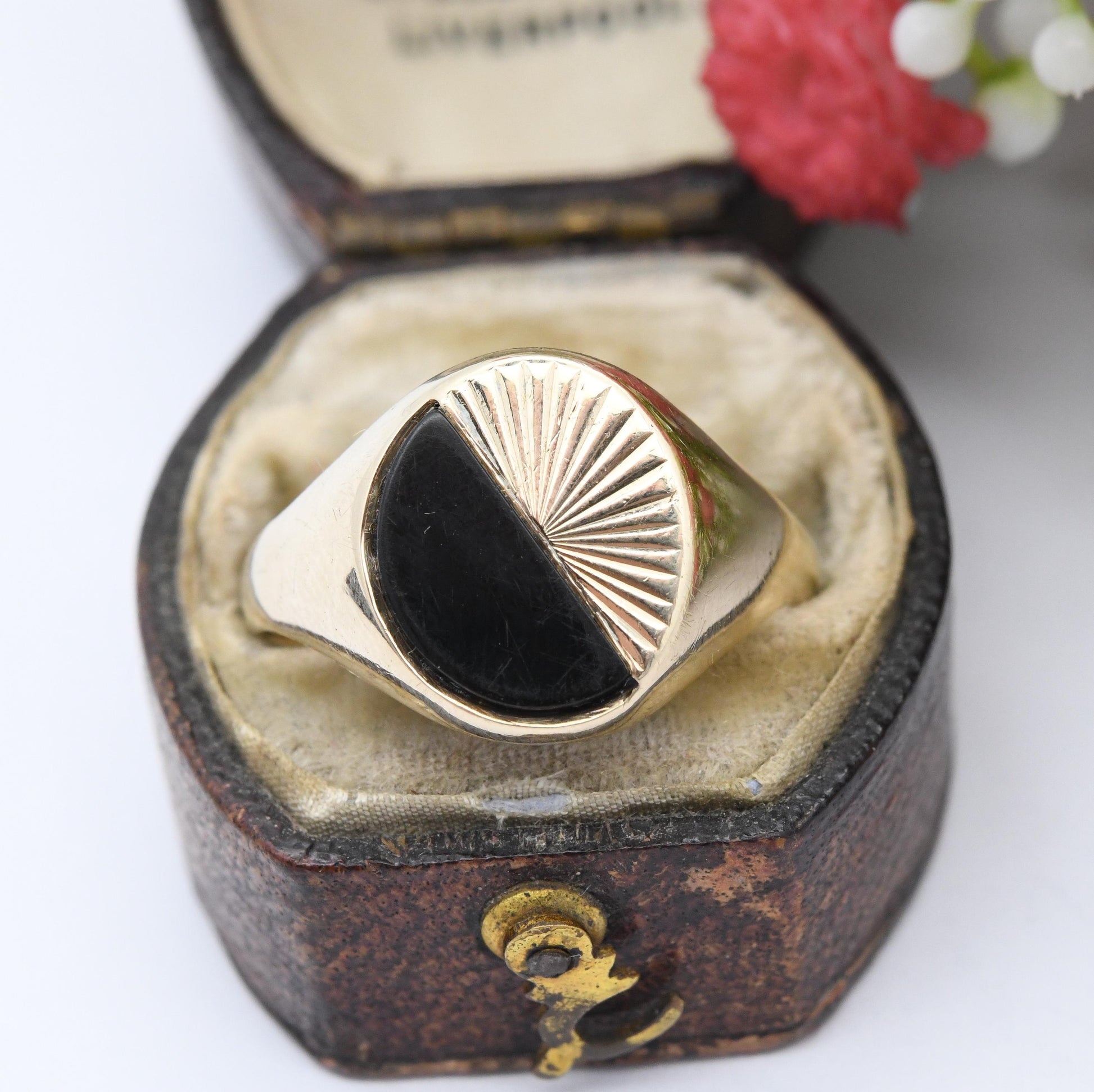 Vintage 9ct Gold Onyx Signet Ring 1984 Two Tone Design - Unisex Gift for Him Starburst Textured | Large UK Size - U 1/2 US Size - 10 1/4