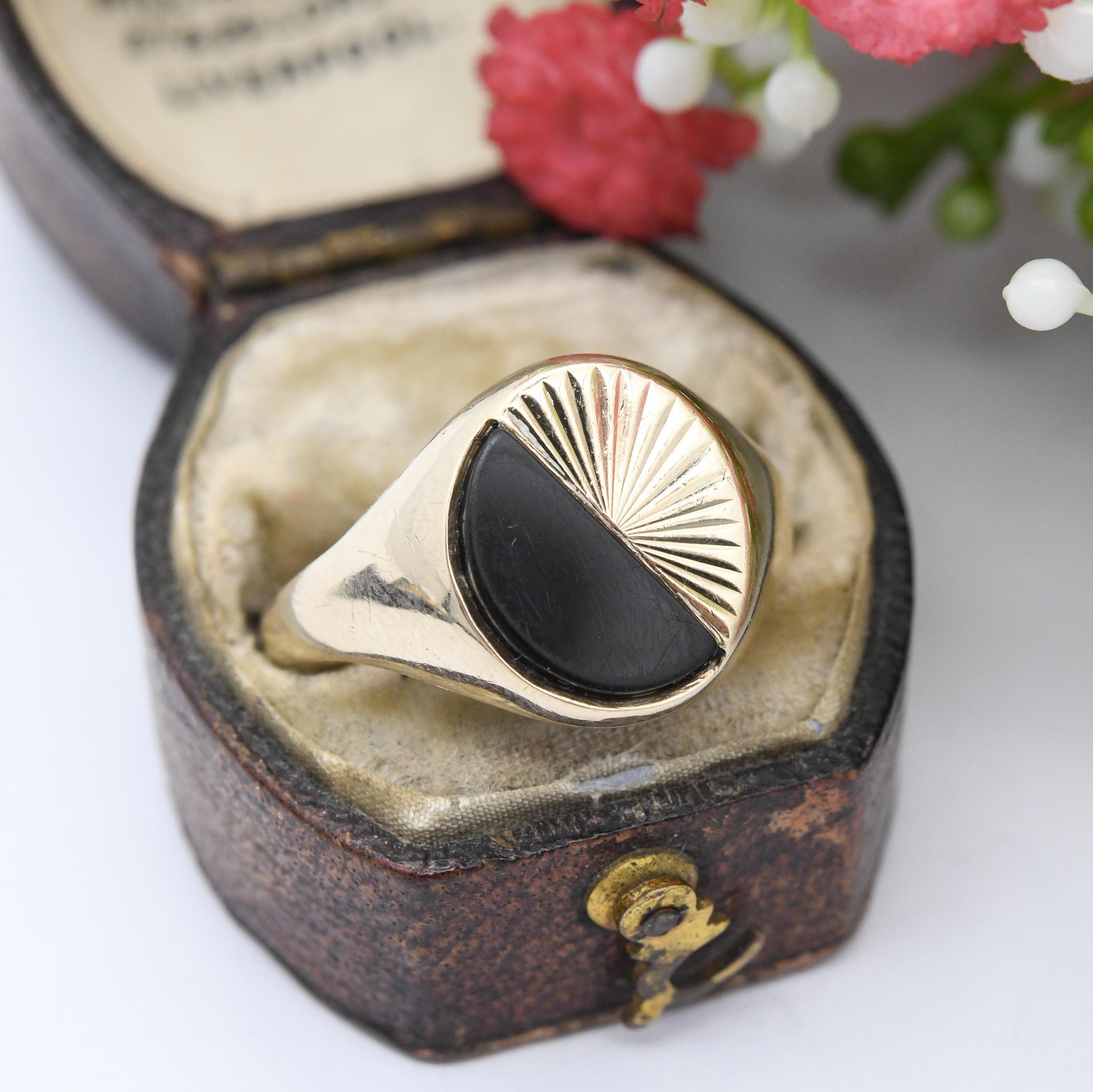 Vintage 9ct Gold Onyx Signet Ring 1984 Two Tone Design - Unisex Gift for Him Starburst Textured | Large UK Size - U 1/2 US Size - 10 1/4