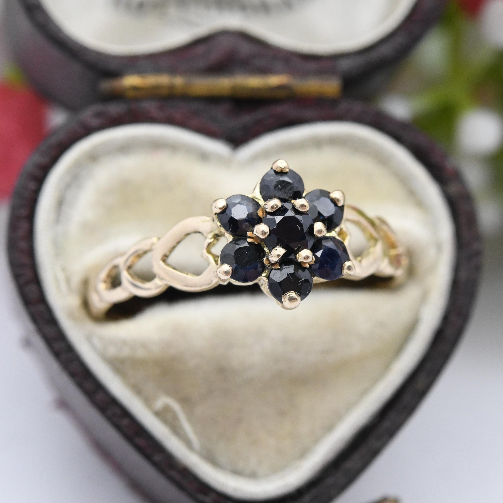 Vintage 9ct Gold Sapphire Flower Cluster Ring 1980 with Heart Shoulders - Gemstone Blue Floral Ring Gift for Her | UK Size - Q | US Size - 8