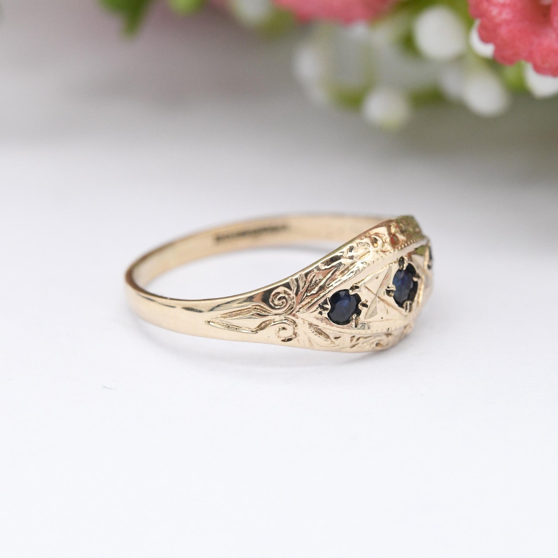 Vintage 9ct Gold Sapphire Boat Ring Vintage 1993 - Three Stone Blue Antique Gypsy Style Ring Jewellery Gift | UK Size - N | US Size - 6 3/4