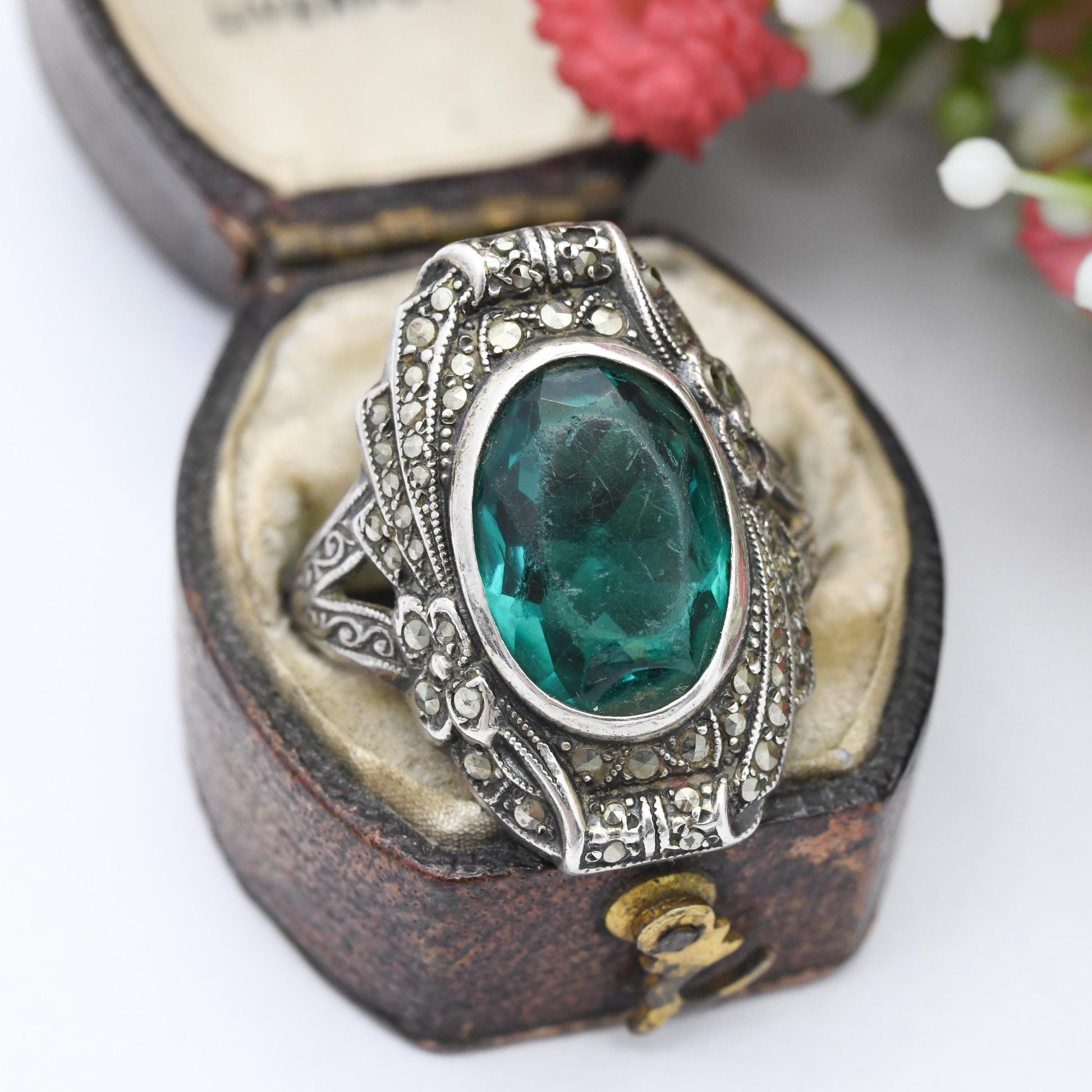 Vintage Art Deco Sterling Silver Plaque Ring Marcasite and Green Paste Stone Made in USA ->U<- - Cocktail Ring | UK Size - S | US Size - 9