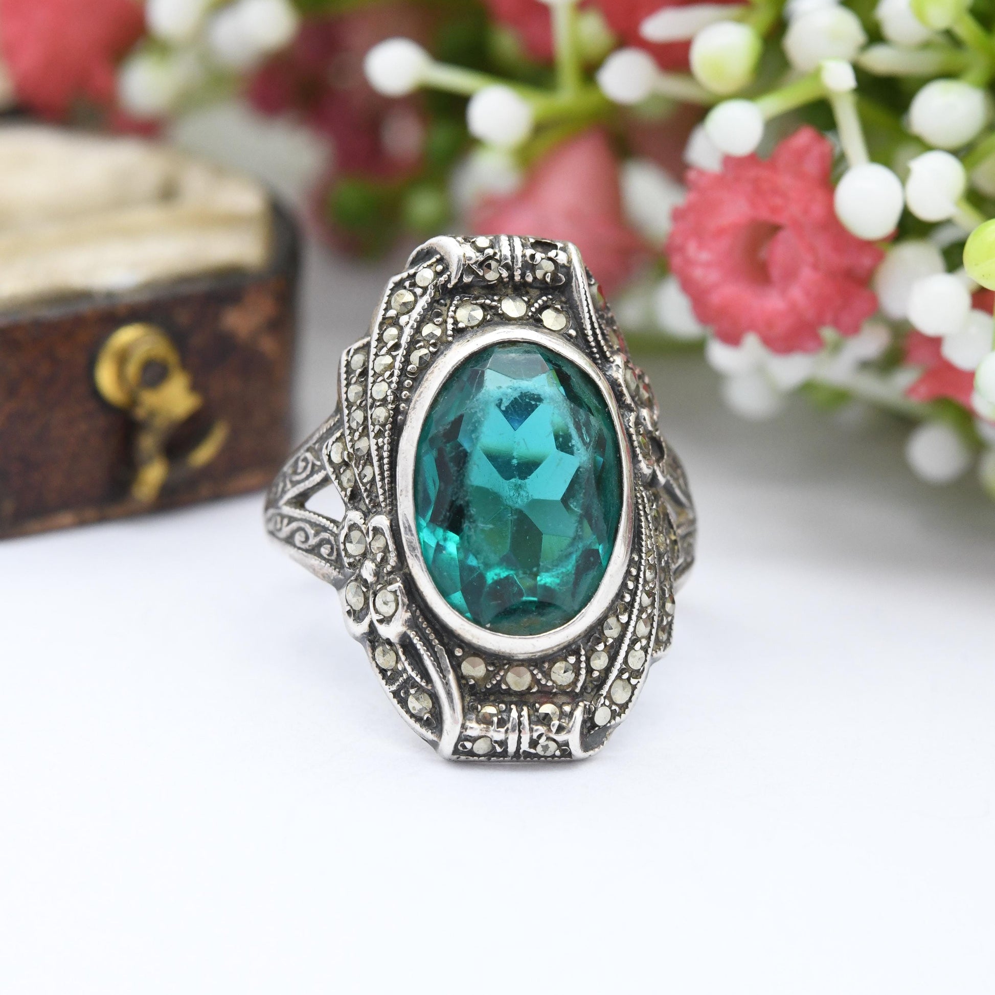 Vintage Art Deco Sterling Silver Plaque Ring Marcasite and Green Paste Stone Made in USA ->U<- - Cocktail Ring | UK Size - S | US Size - 9