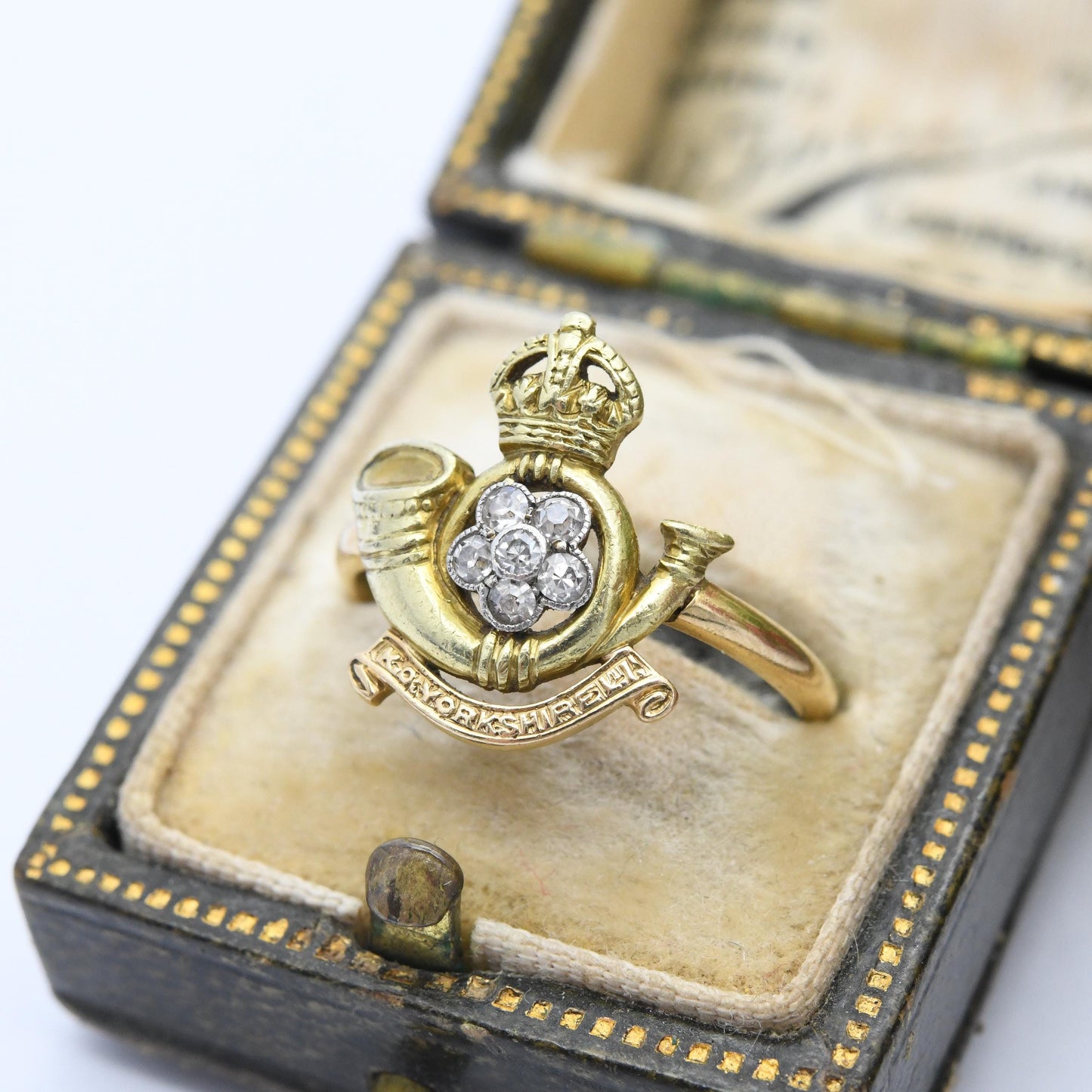 Antique 18ct Gold Diamond Sweetheart Ring - King's Own Yorkshire Light Infantry Regiment Crowned French Horn White Rose | Size UK K US 5 1/4