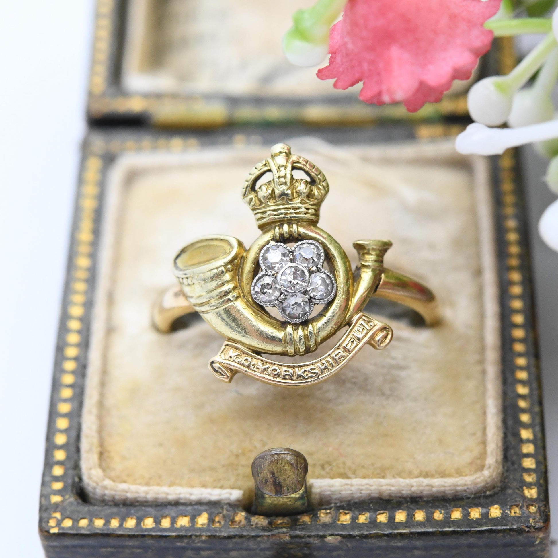 Antique 18ct Gold Diamond Sweetheart Ring - King's Own Yorkshire Light Infantry Regiment Crowned French Horn White Rose | Size UK K US 5 1/4