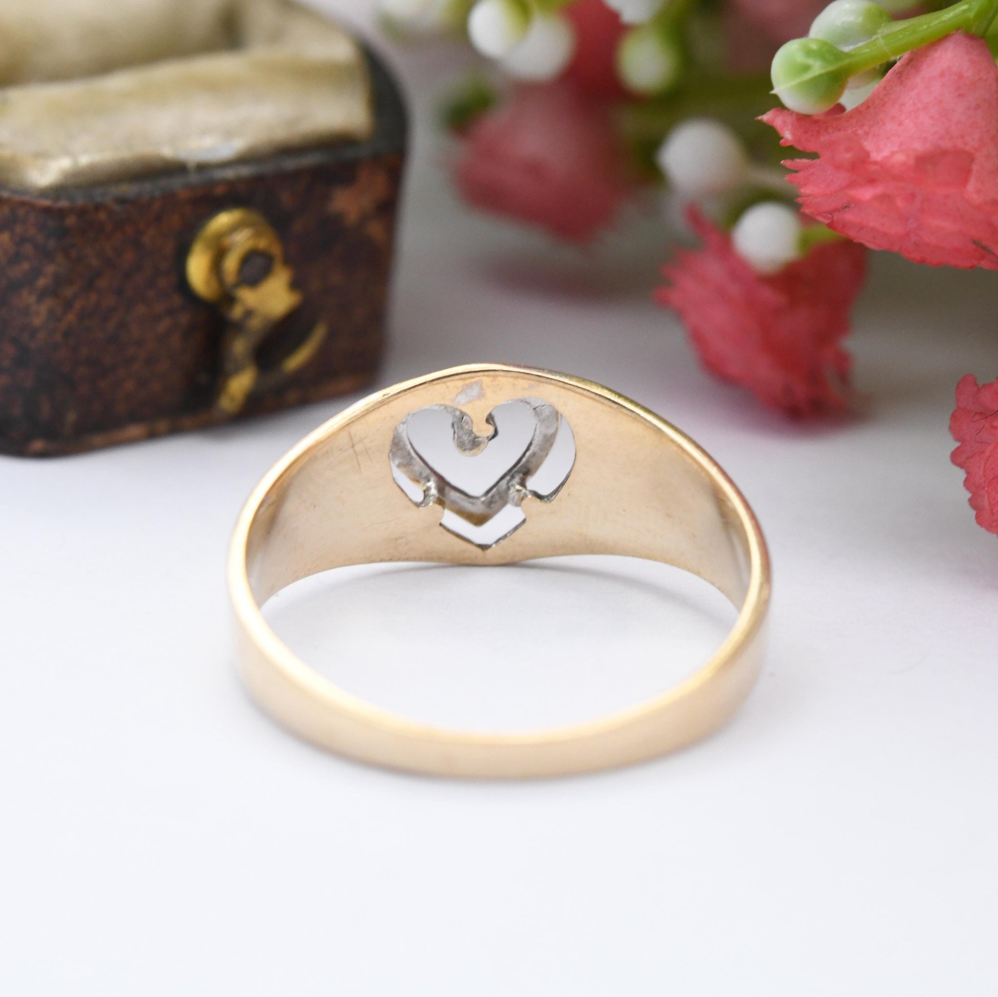 Vintage 9ct Gold Diamond Heart Band Ring 1978 - Open Love Heart Design Mid-Century Wide Band Ring Gift | UK Size - Q 1/2 | US Size - 8 1/4