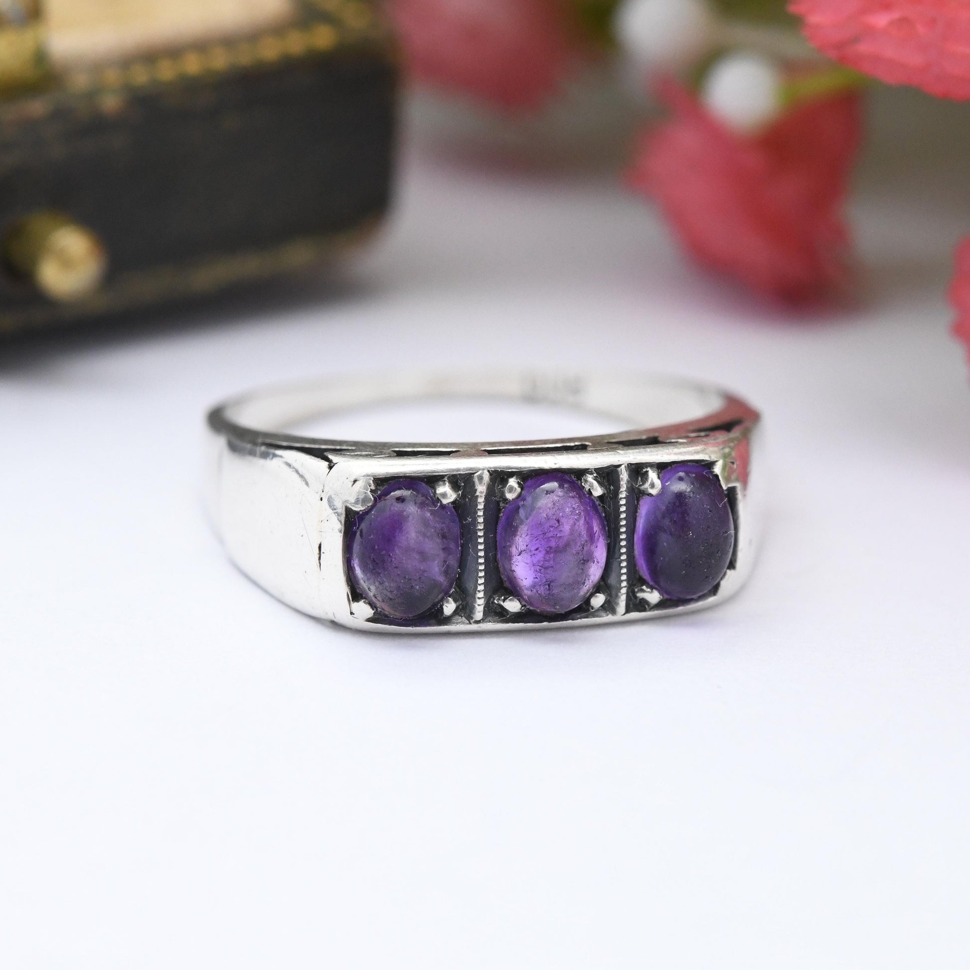 Vintage Silver Three Stone Amethyst Ring Gypsy Style Trilogy - Mid-Century Deep Purple Gemstone Ring Cabochon | UK Size - N 1/2 US Size - 7