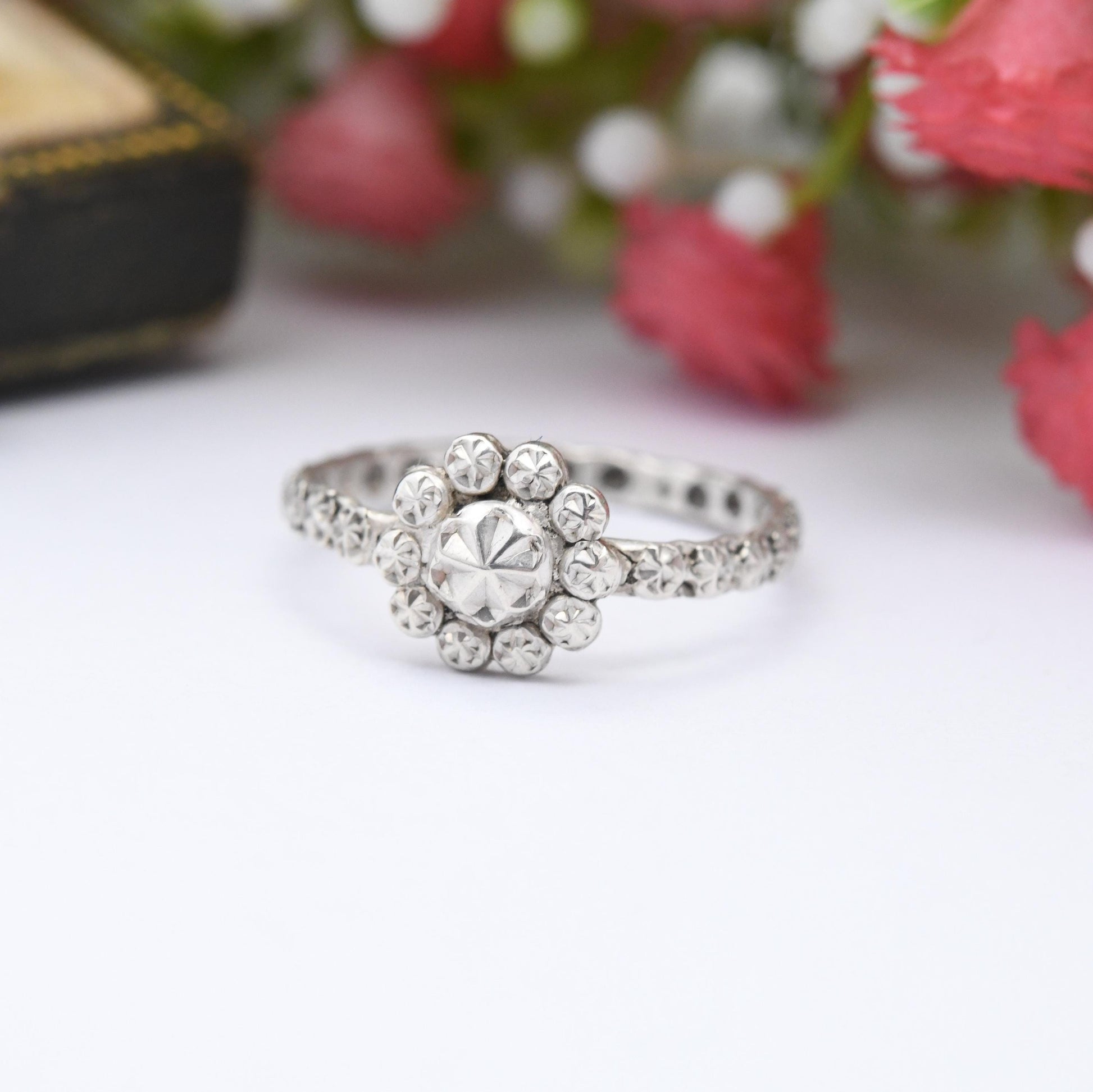 Vintage Sterling Silver Textured Flower Ring - Diamond Cut Design | Pretty Jewellery Gift for Her | UK Size - M 1/2 | US Size - 6 1/2