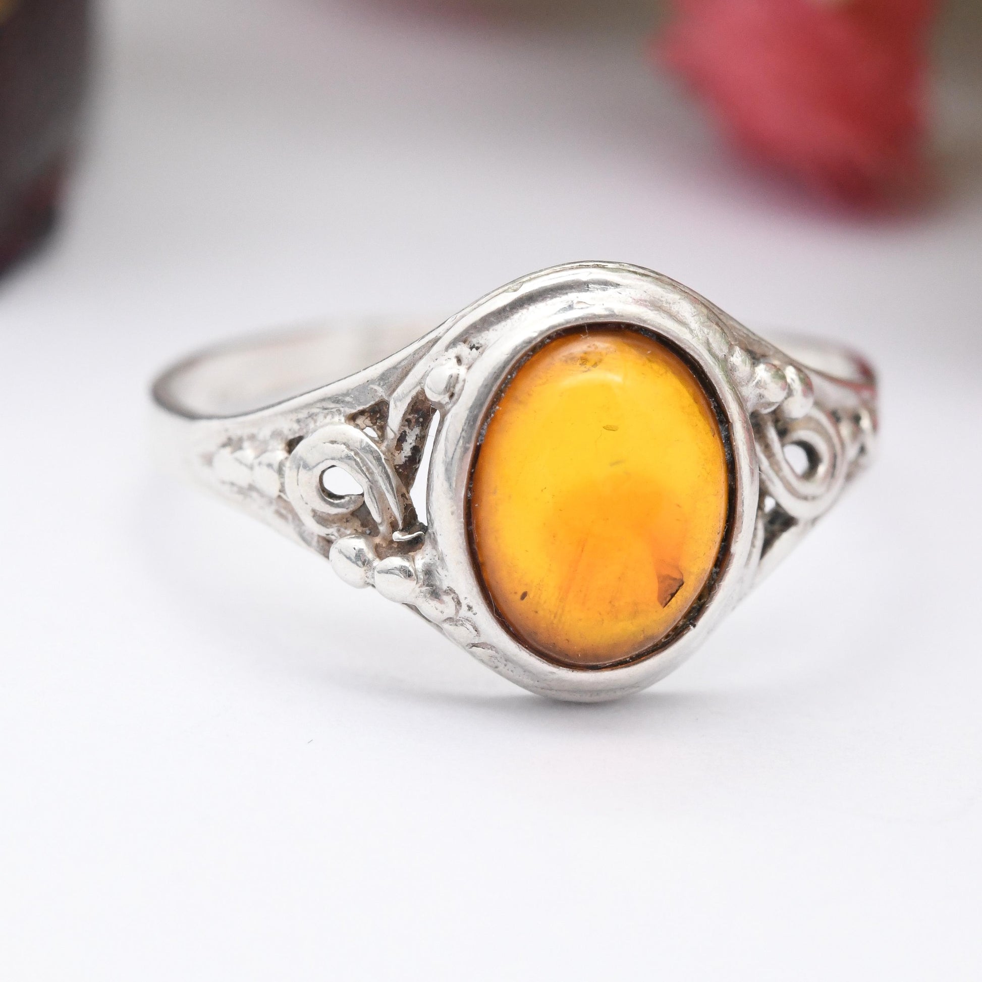 Vintage Sterling Silver Amber Ring with Celtic Twist Shoulders - Pretty Unisex Silver Ring Large Orange Stone | UK Size - T US Size - 9 1/2