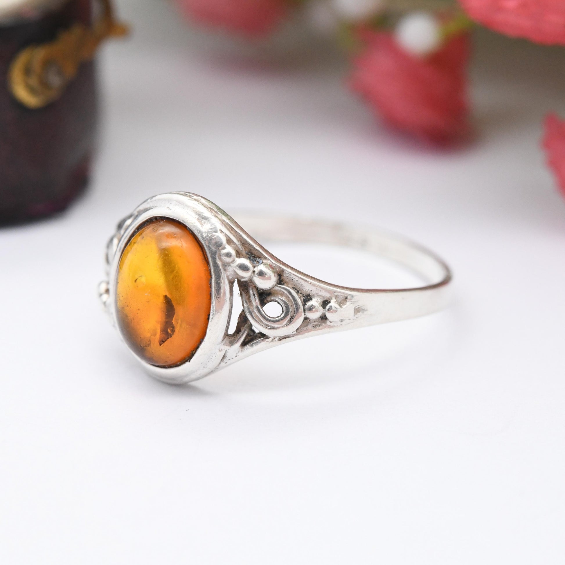 Vintage Sterling Silver Amber Ring with Celtic Twist Shoulders - Pretty Unisex Silver Ring Large Orange Stone | UK Size - T US Size - 9 1/2