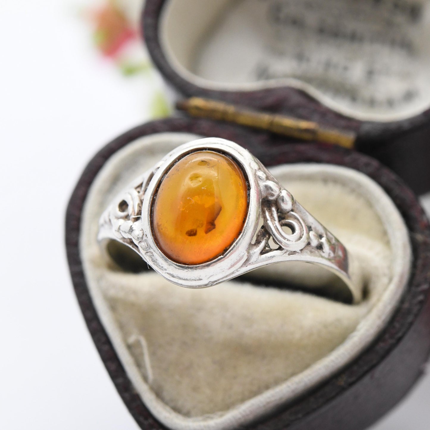 Vintage Sterling Silver Amber Ring with Celtic Twist Shoulders - Pretty Unisex Silver Ring Large Orange Stone | UK Size - T US Size - 9 1/2