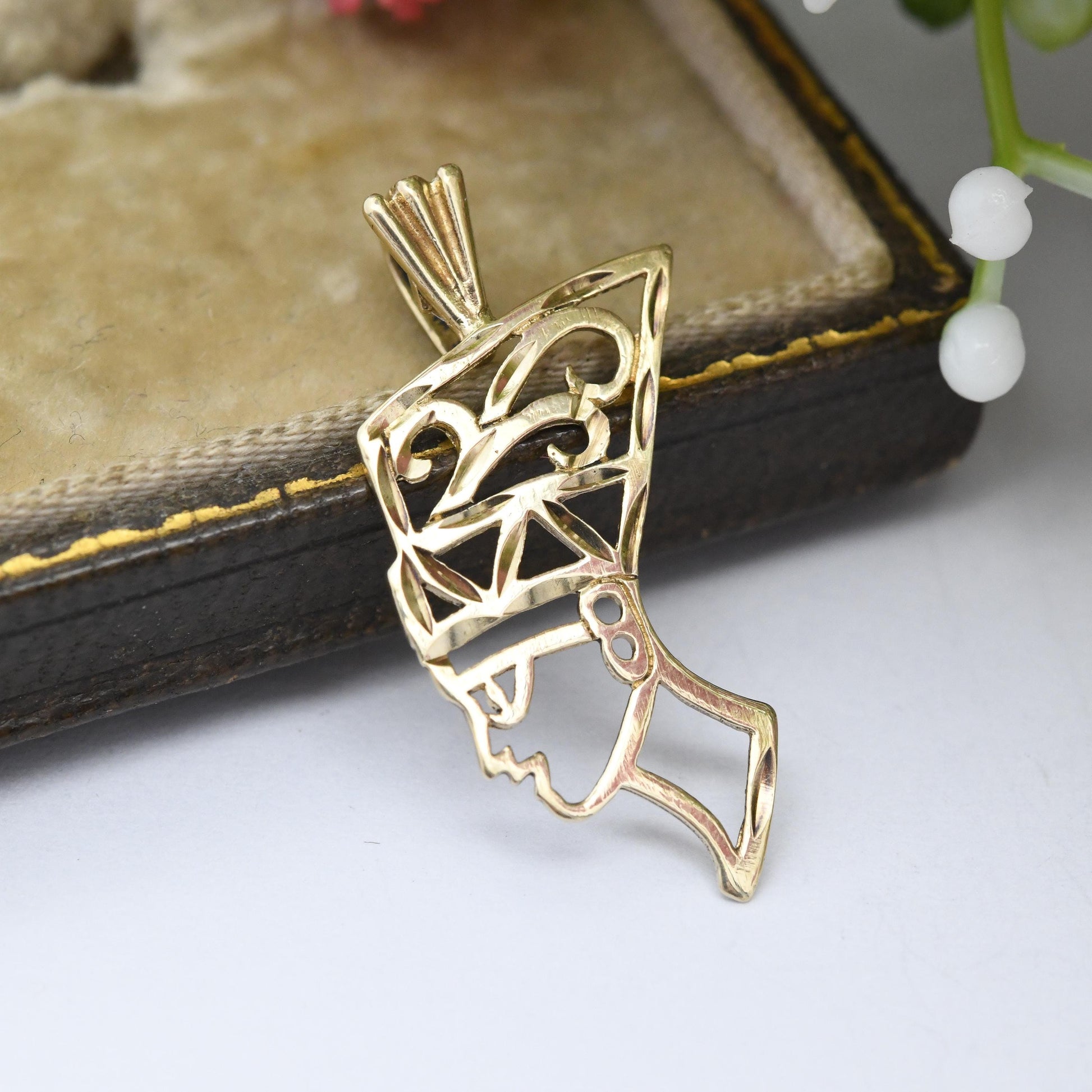 Vintage 9ct Gold Nefertiti Bust Pendant with Cut Out Design - Openwork Detailed Face Silhouette | Egyptian Revival Ancient Egypt Pharaoh