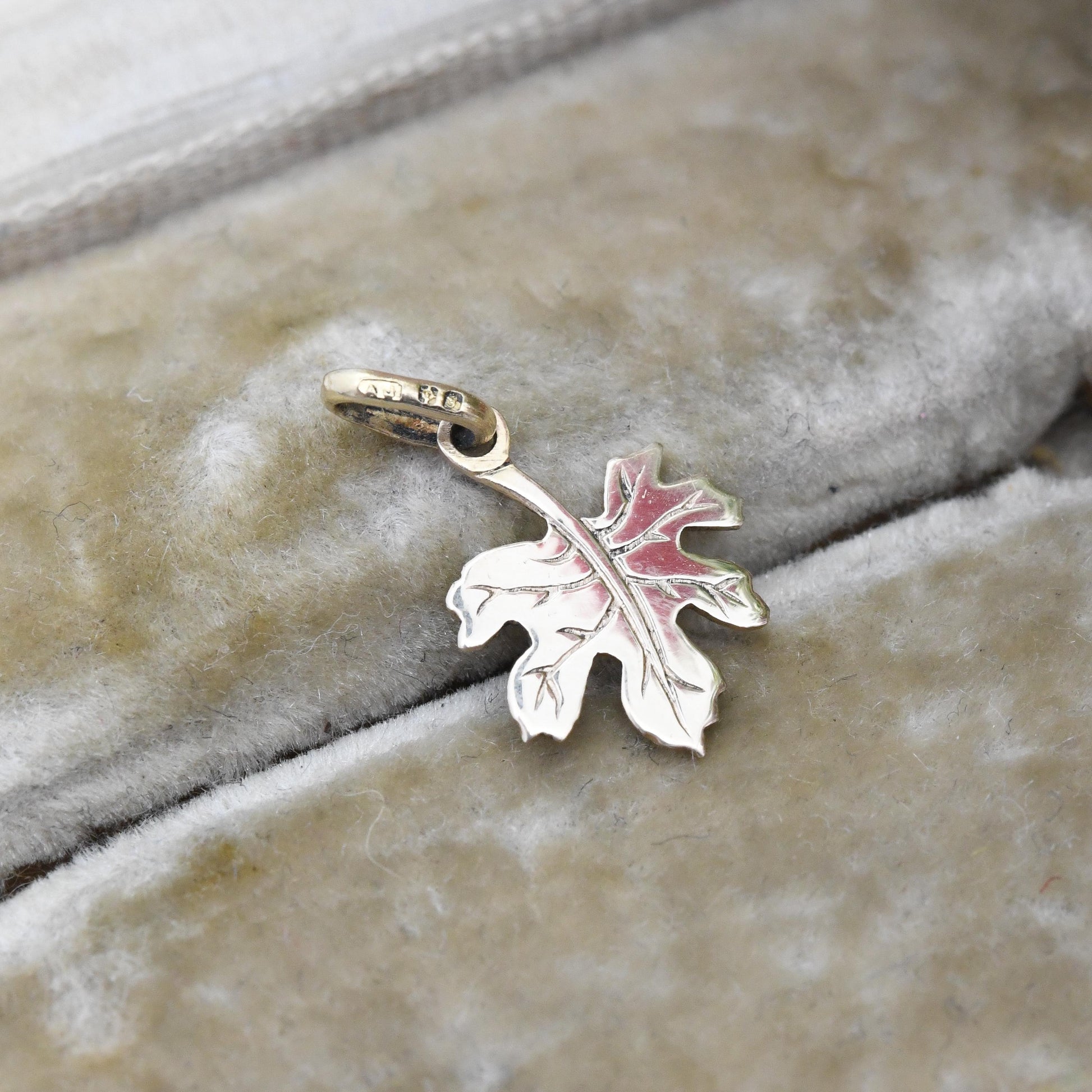 Vintage 9ct Gold Leaf Pendant Charm 1981 - Autumn Maple Leaf Mid-Century Solid Gold Gift | Pretty Charm for Necklace Stack